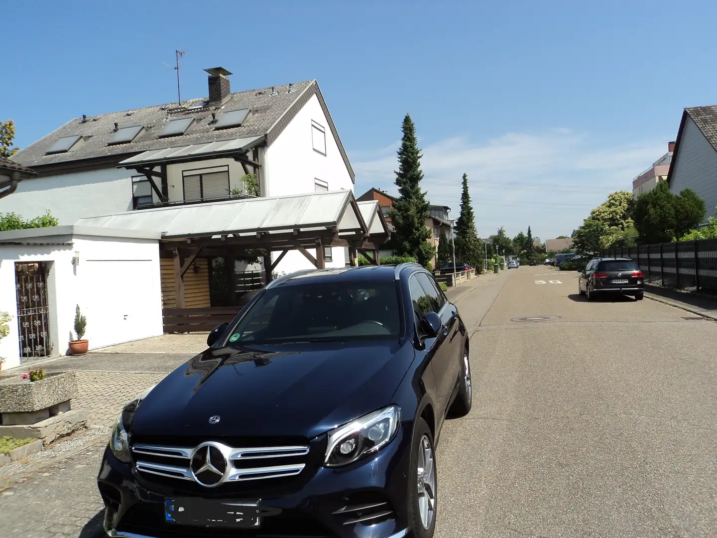 Mercedes-Benz GLC 250 d Coupe 4Matic 9G-TRONIC AMG Line Blau - 1