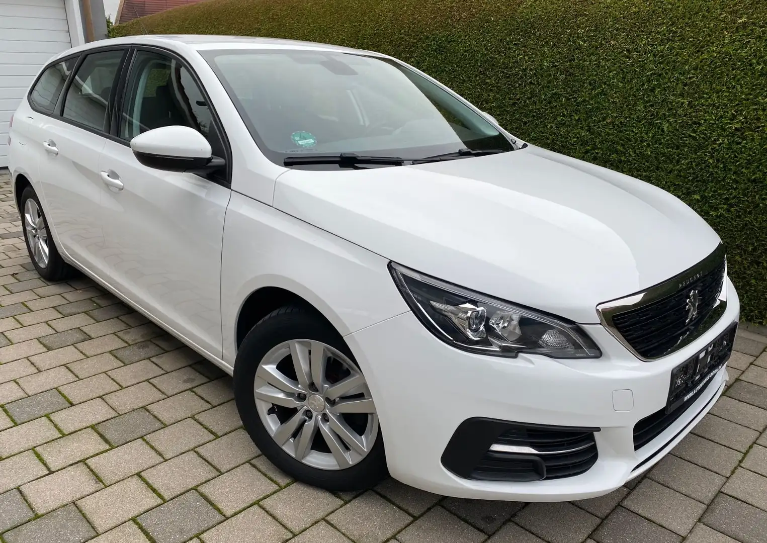 Peugeot 308 BlueHDi 130 Active SW Navi, PDC, Alu ,TOP! Weiß - 1