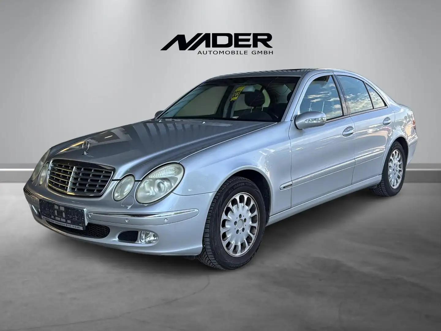 Mercedes-Benz E 200 E 200 Kompressor (211.042) Metallic Silber - 1
