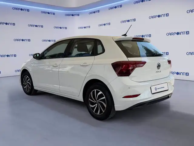 Volkswagen Polo view 4
