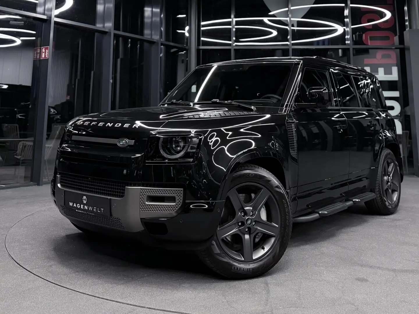 Land Rover Defender 110 D300 X-Dynamic SE, Winter-Paket, Komfort-Paket Plus,Off-Road-Paket 2, Anhängerkupplung, Fahrassistenz-Paket Schwarz - 1