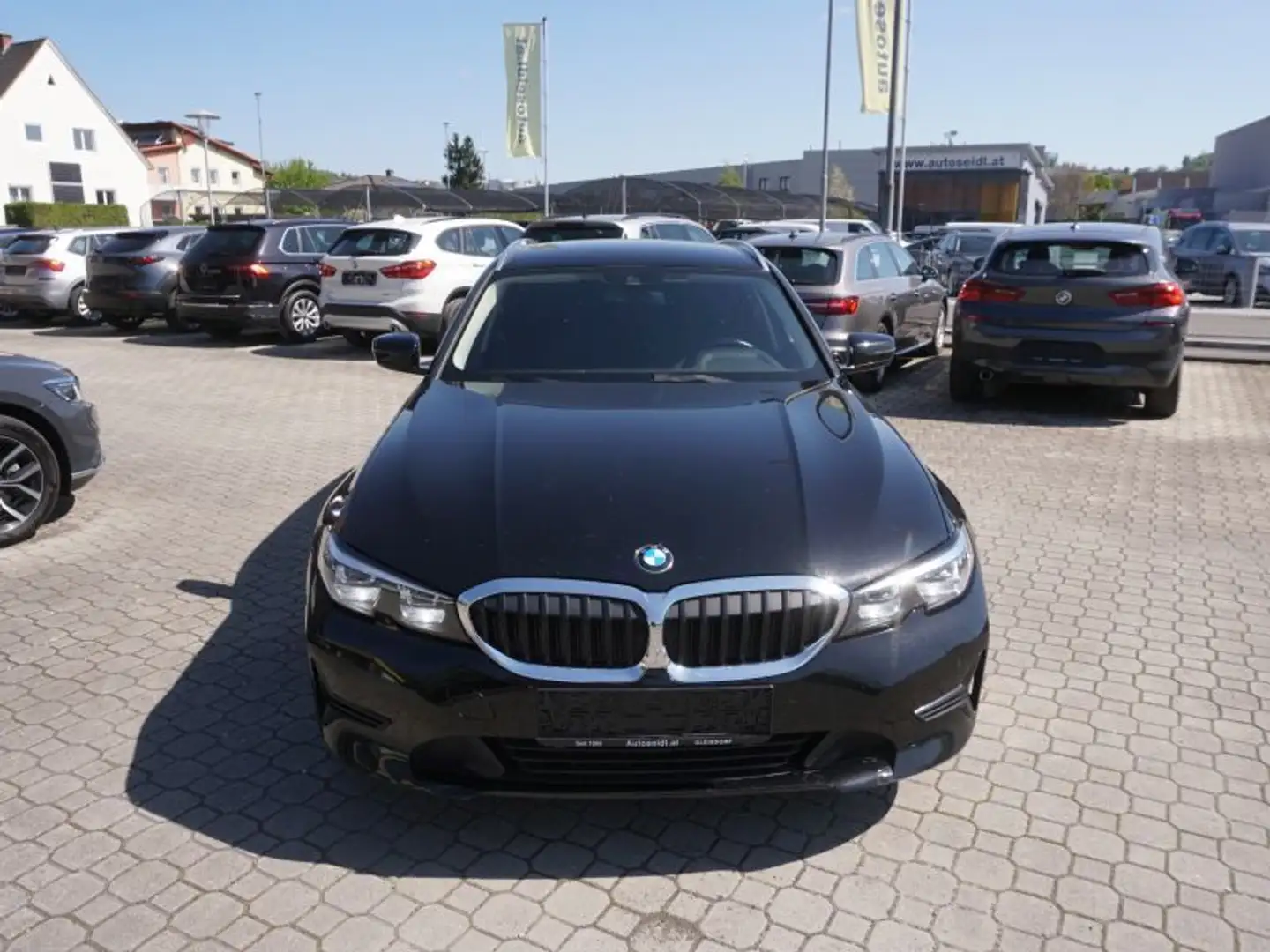 BMW 318 d 48 V Touring Aut. *AHV+LED+NAVI* Schwarz - 2