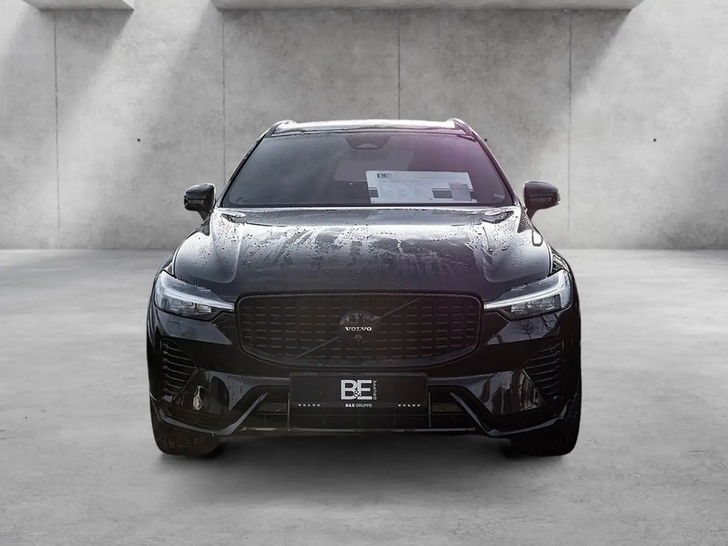 Volvo XC60 T8 Plus Black Edition Recharge Plug-In Hybrid AWD Schwarz - 2