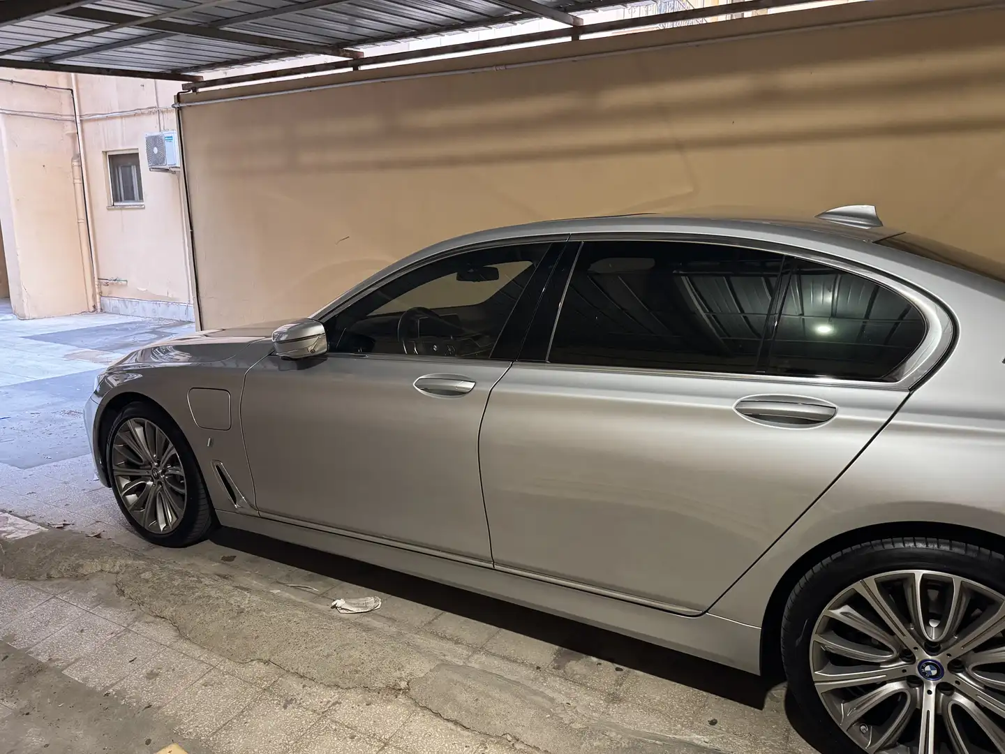 BMW 740 740e Luxury auto - 1