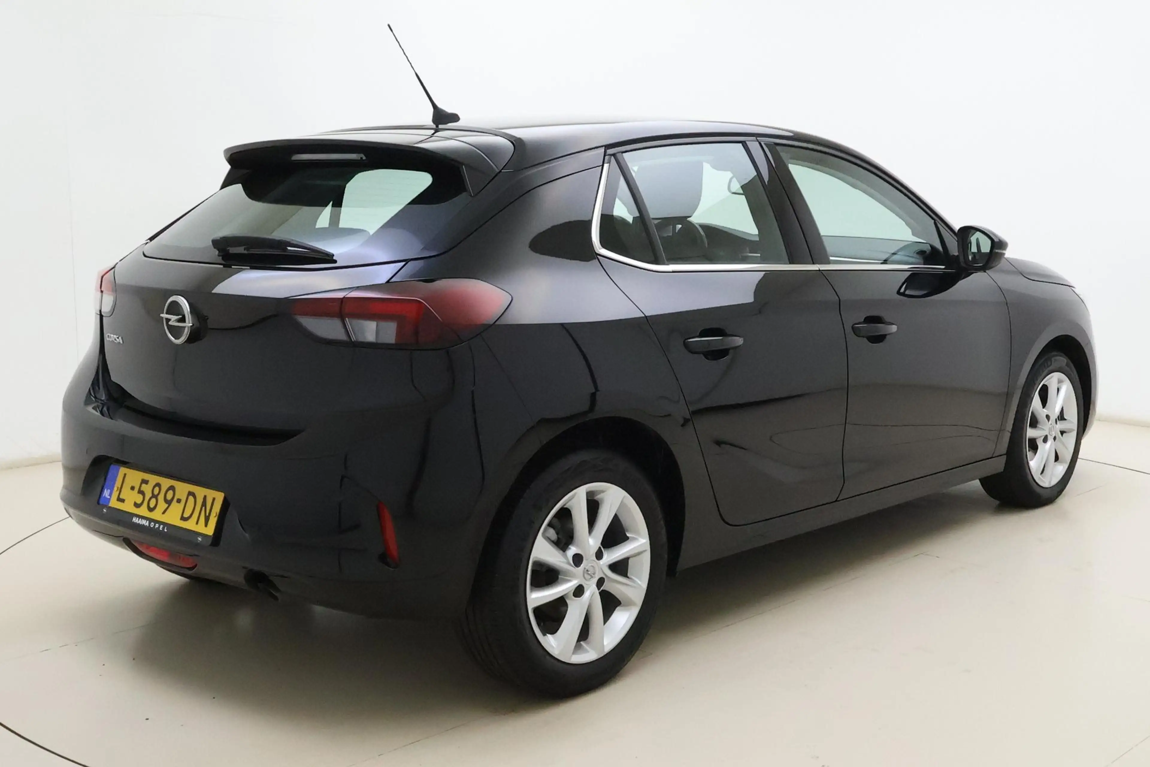 Opel Corsa 1.2 Elegance 100pk | Navigatie | Climate Control | — photo 2