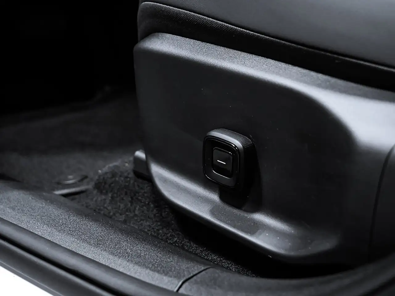 Volvo EX30 снимка Volvo EX30