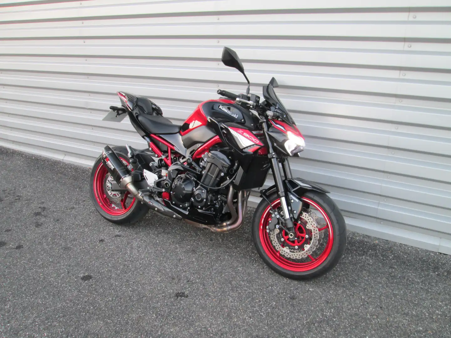Kawasaki Z 900 Rojo - 1