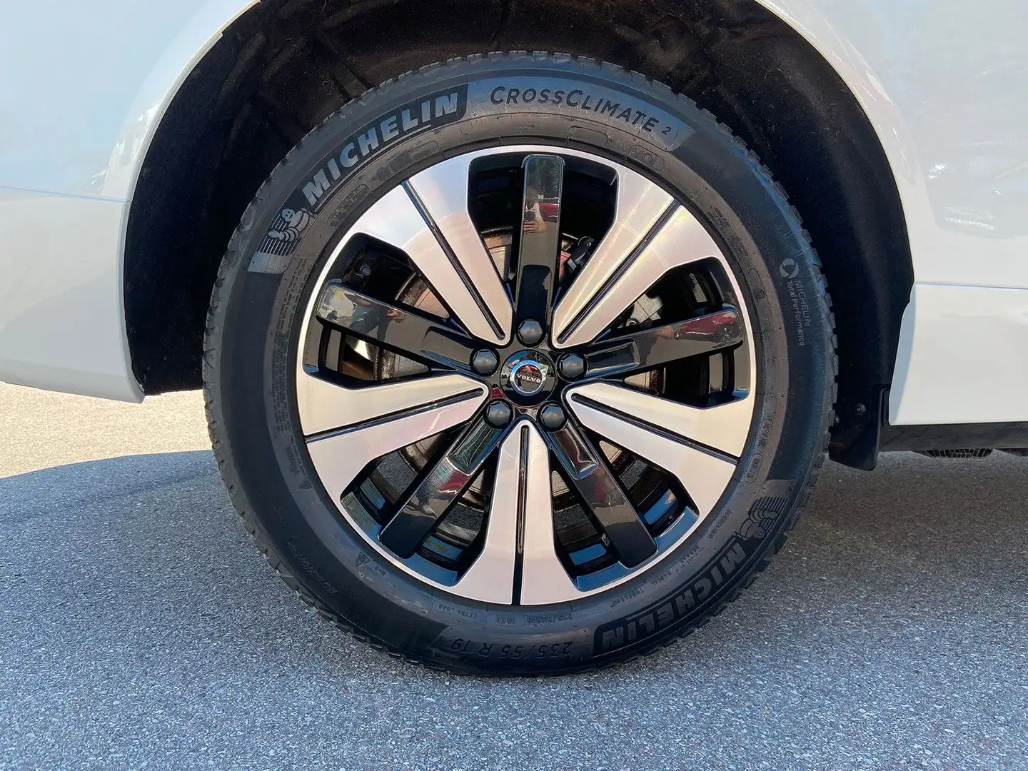 Volvo XC60 T6 AWD Recharge Plus Dark AHK ACC BLIS SD Blanc - 2