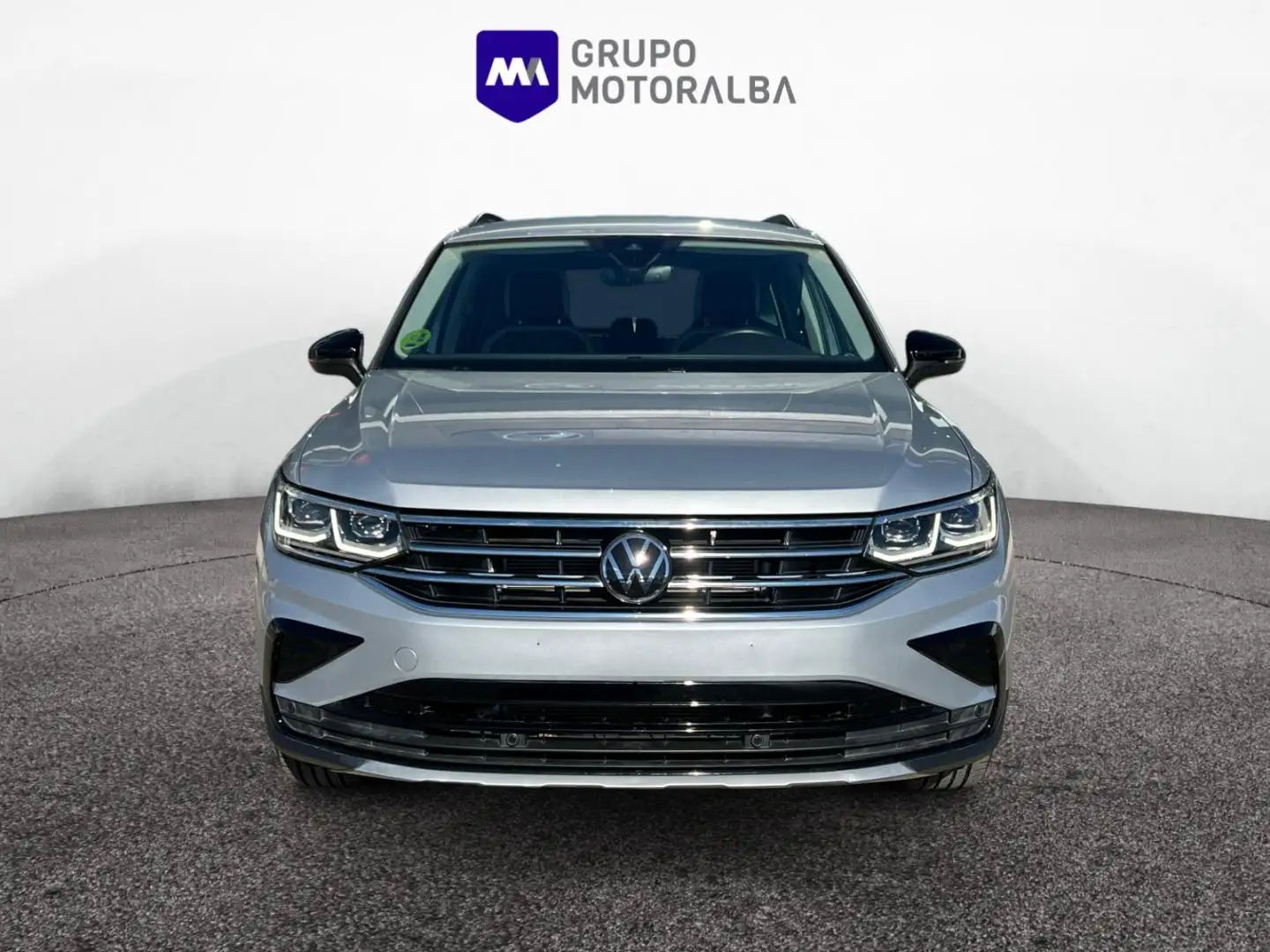 Volkswagen Tiguan 1.5 TSI Urban Sport DSG 110kW Silber - 2