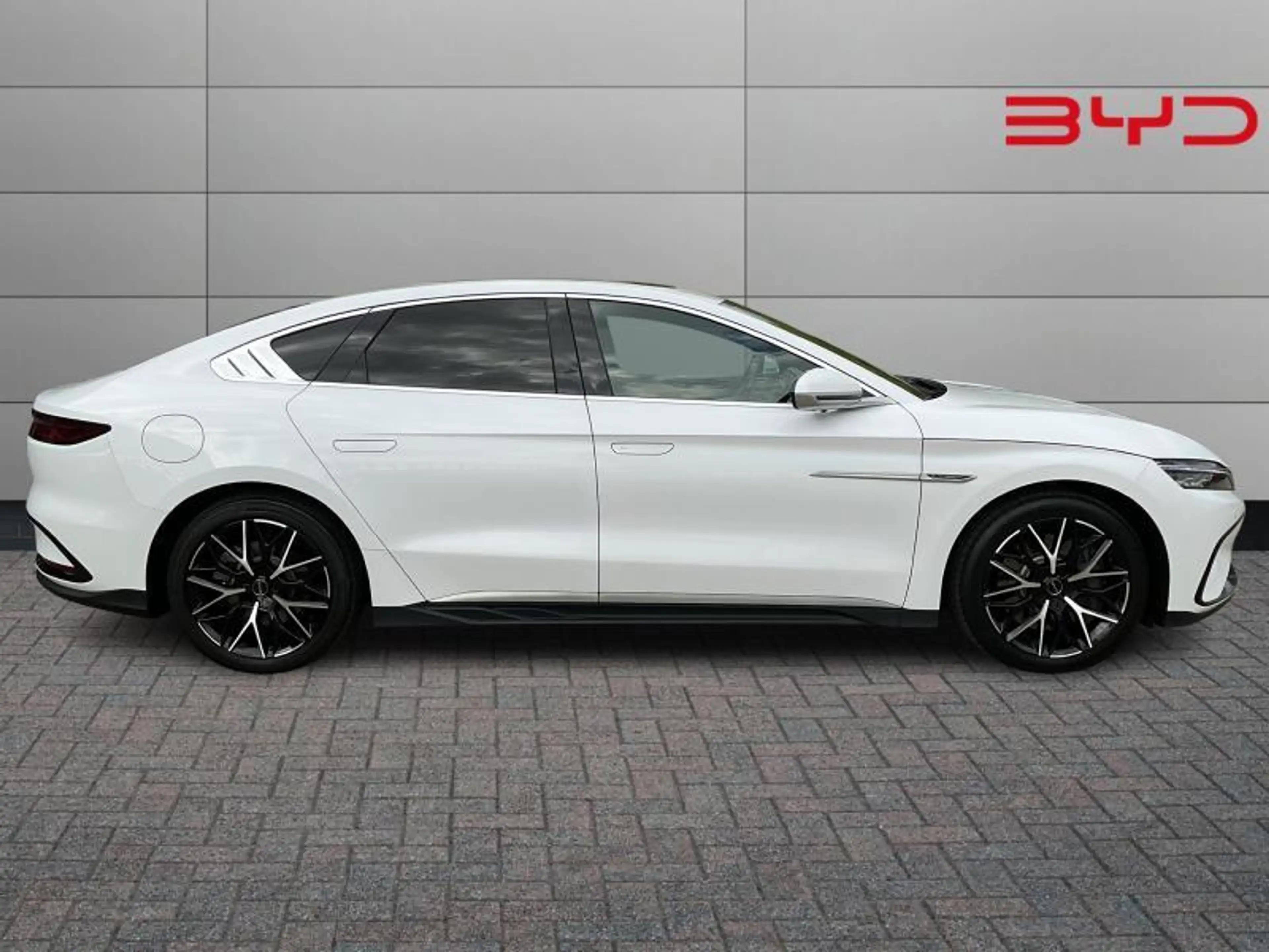 BYD Han Executive — photo 14
