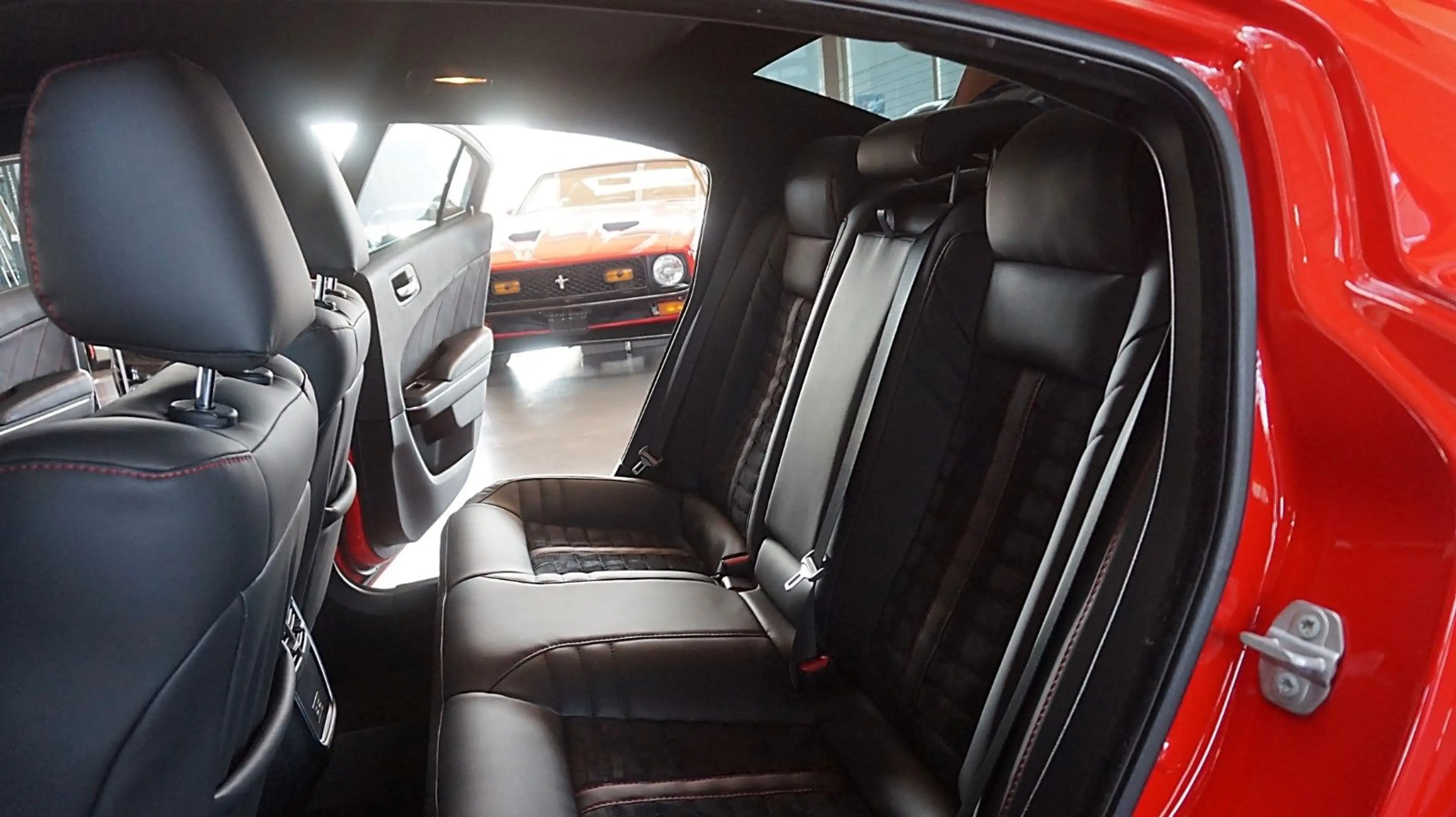 Dodge Charger 3,6l Automatik*Alu*Leder*Kamera*wenig.KM — photo 13