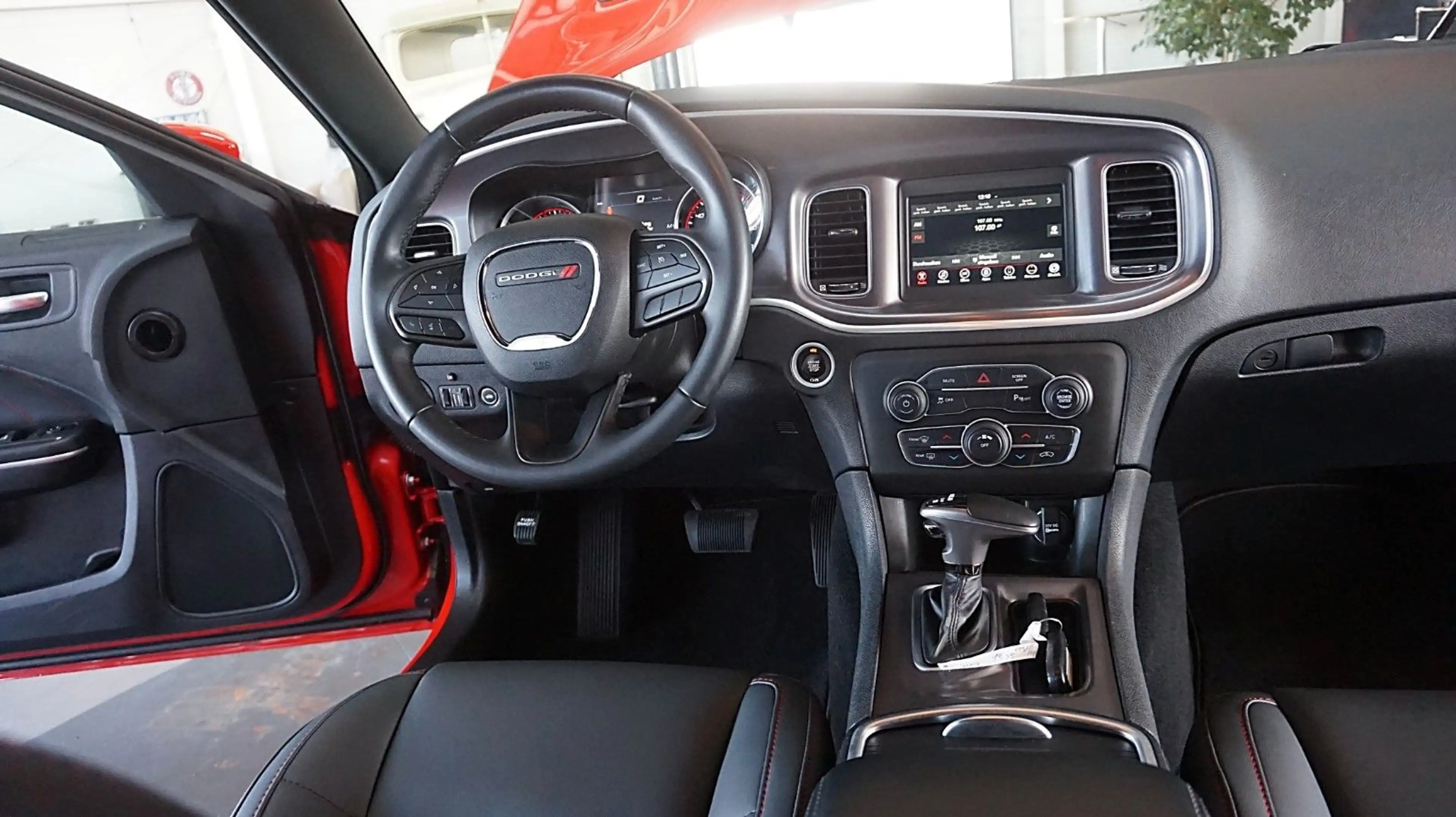 Dodge Charger 3,6l Automatik*Alu*Leder*Kamera*wenig.KM — photo 11