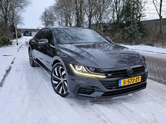 Volkswagen Arteon 2.0 TSI Business R-line