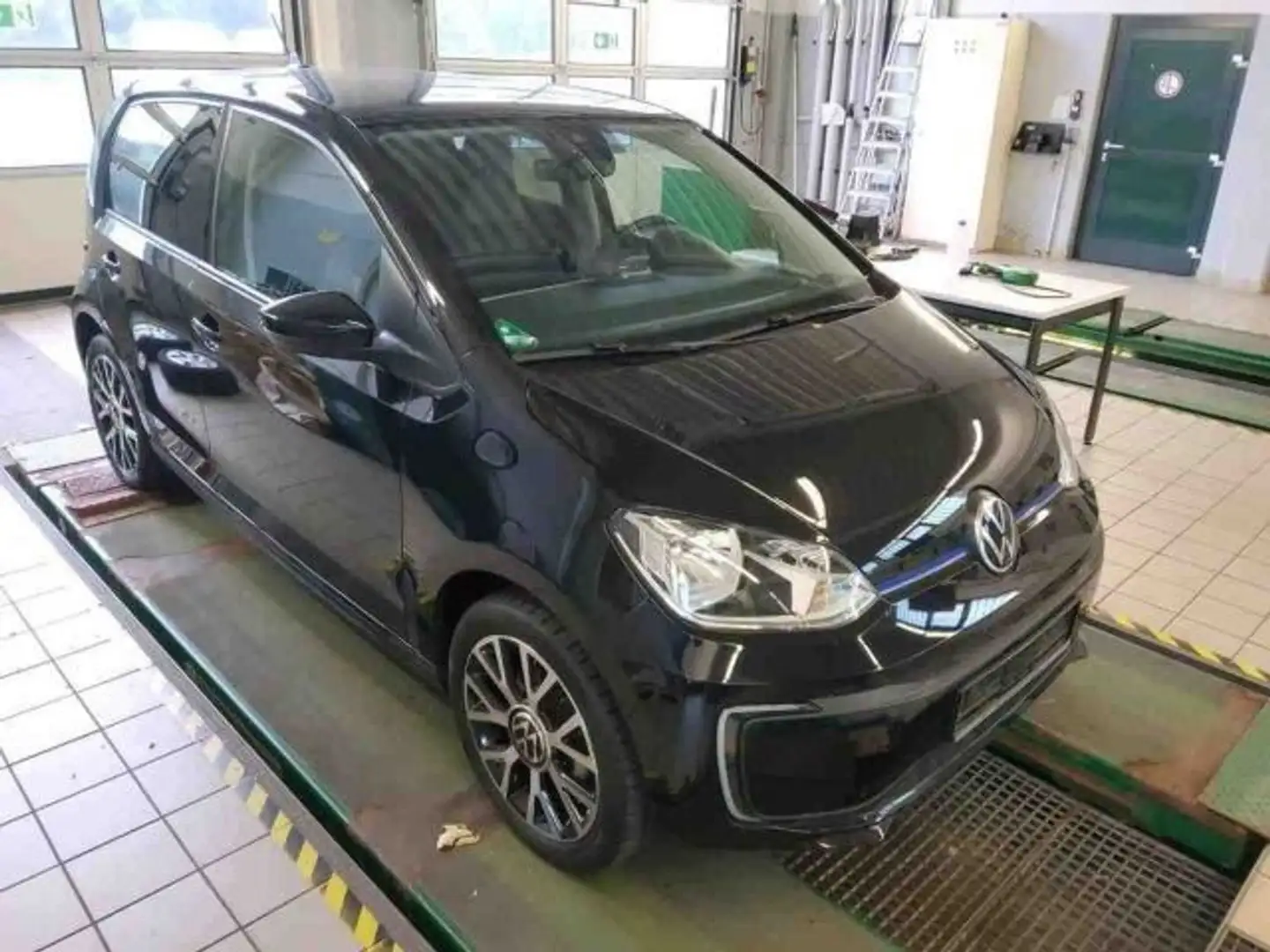 Volkswagen up! e-up! MOVE KLIMA+SHZ+GRA+PDC+RFK+DAB+MFL+CCS Schwarz - 2