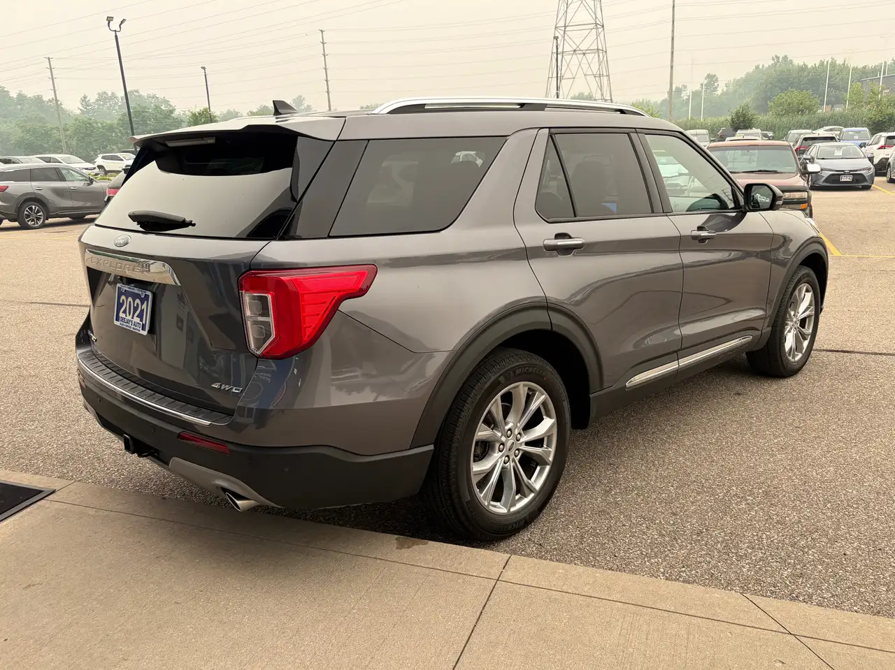 Ford Explorer снимка Ford Explorer