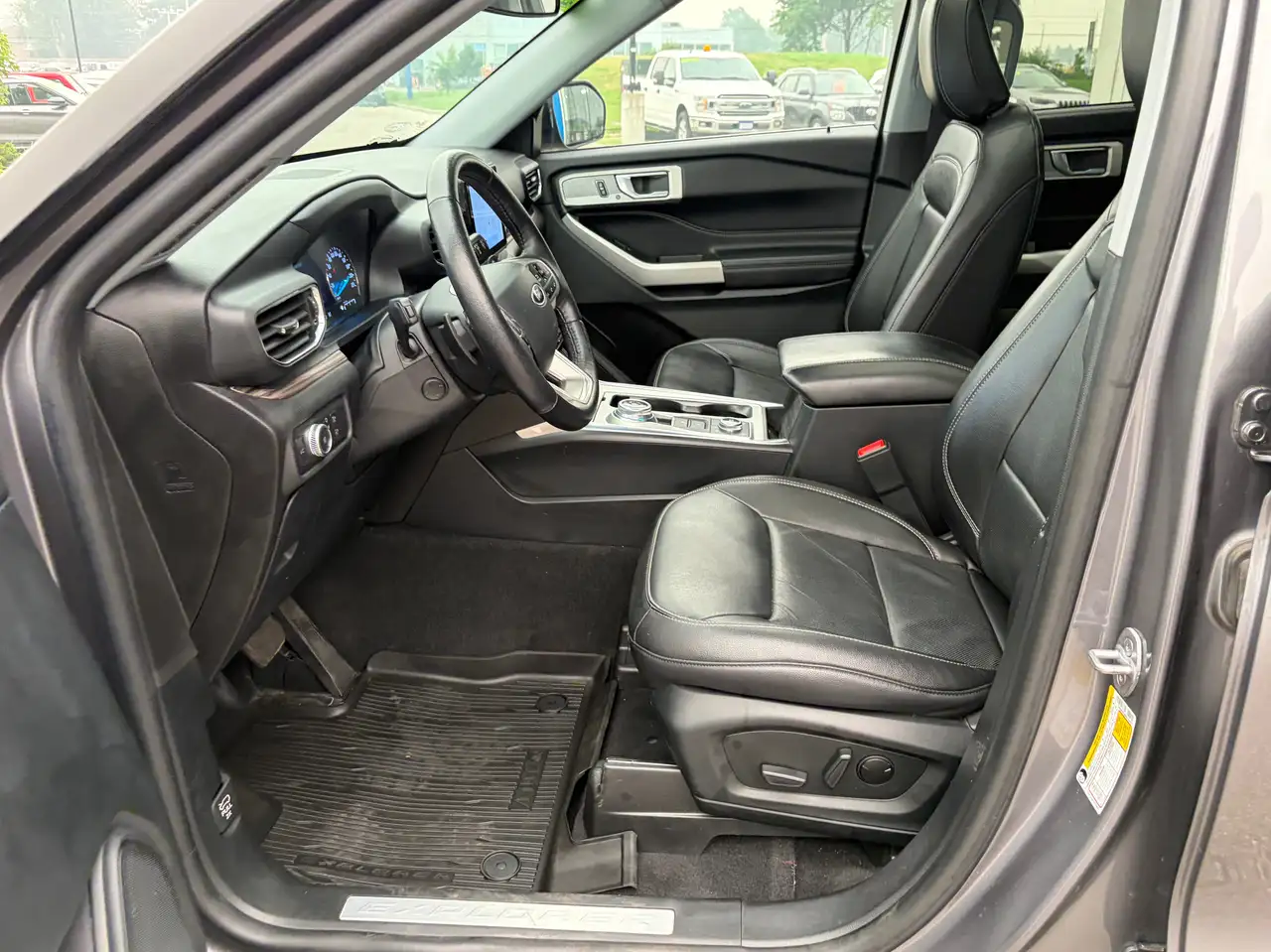Ford Explorer снимка Ford Explorer
