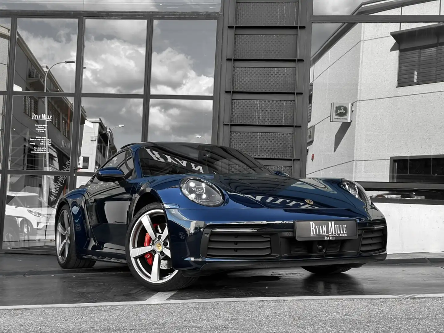 Porsche 992 Carrera S Coupé PDK Blau - 1