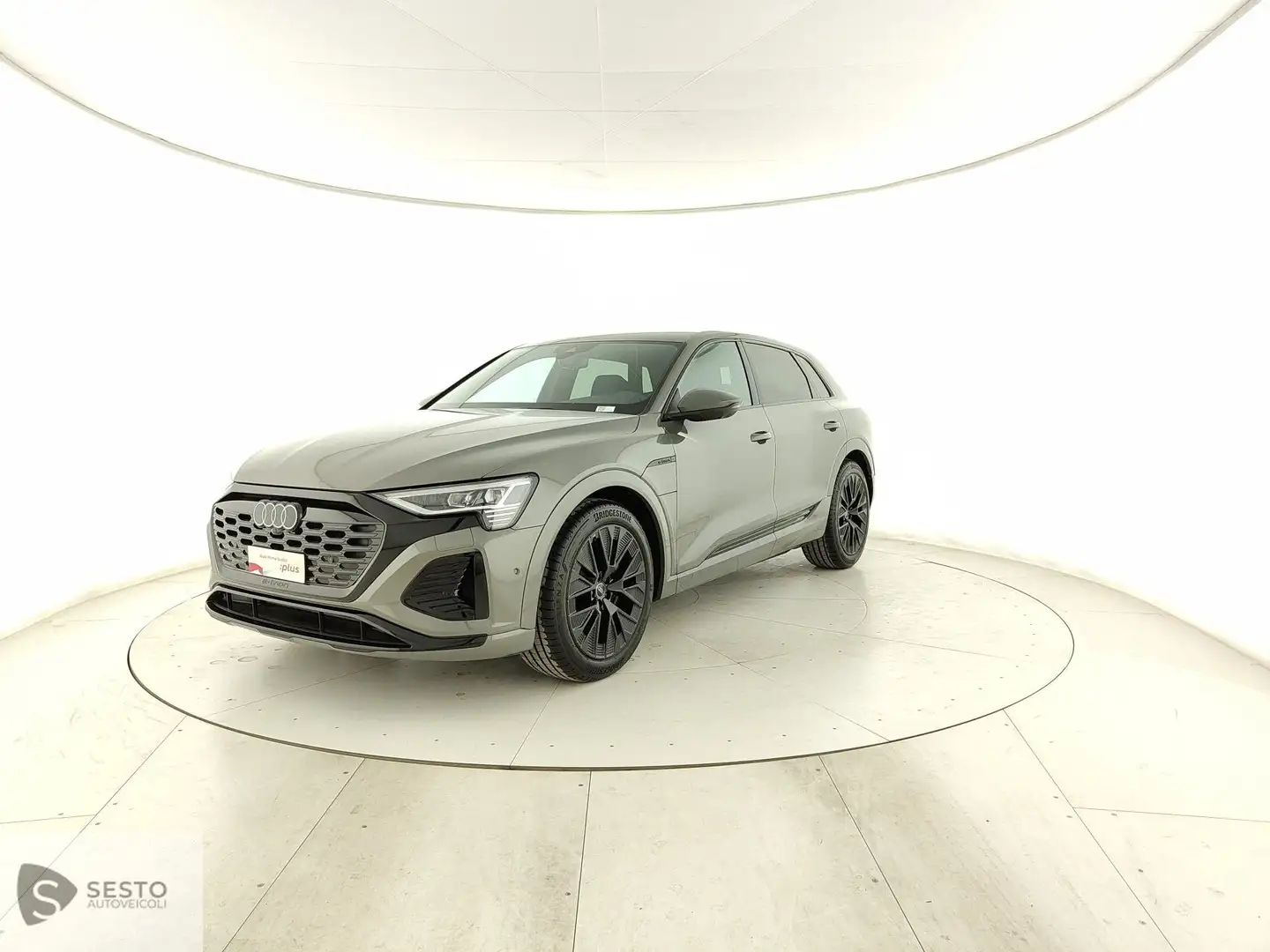 Audi Q8 e-tron S line edition 55 quattro Gri - 1