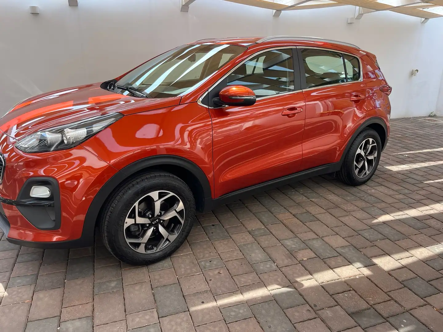Kia Sportage Sportage IV 2021 1.6 Style ecogpl 2wd 126cv Oranj - 1
