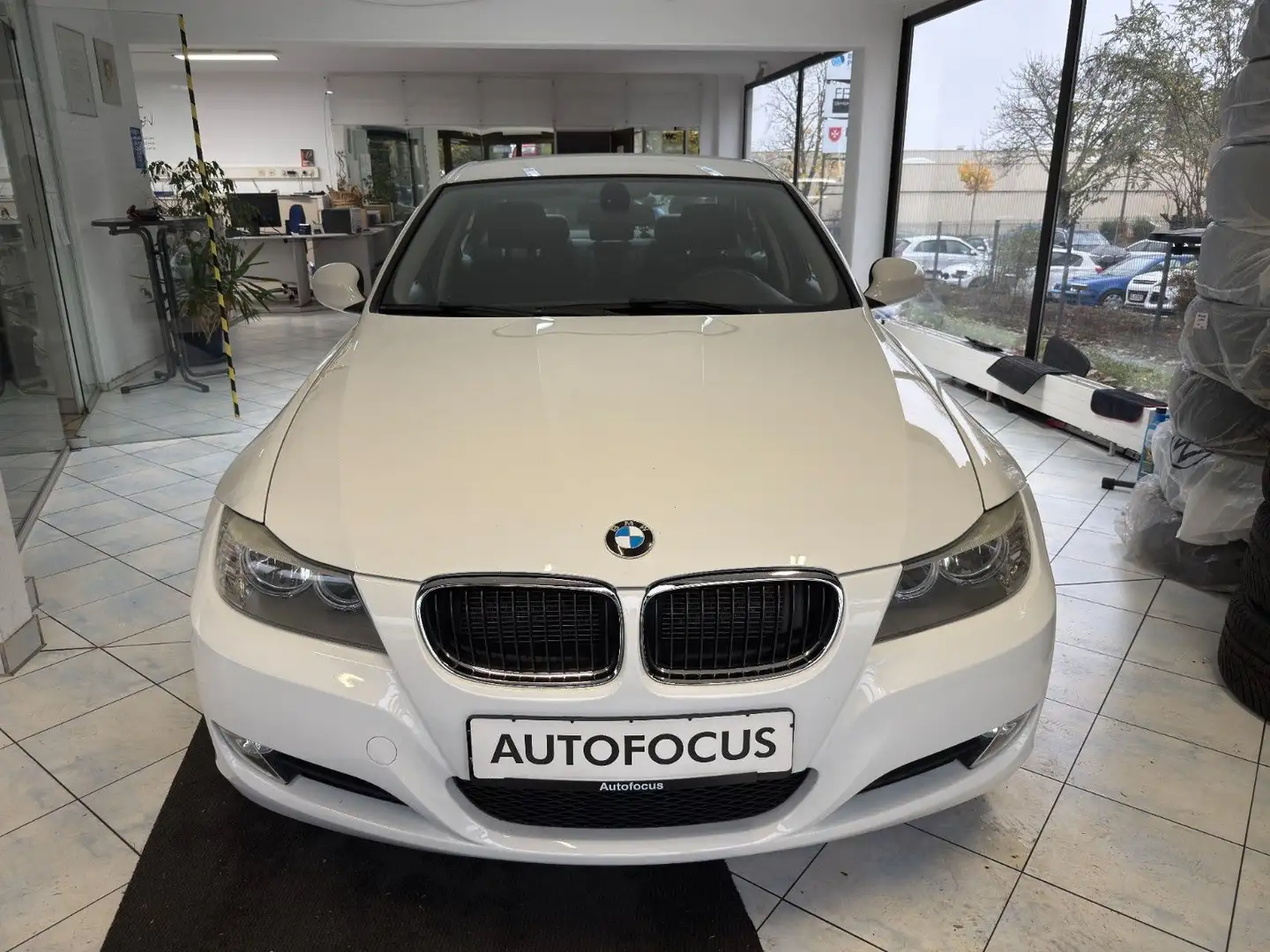 BMW 318 i Lim. *Erstbesitz*Motor Geräusche* Bianco - 2