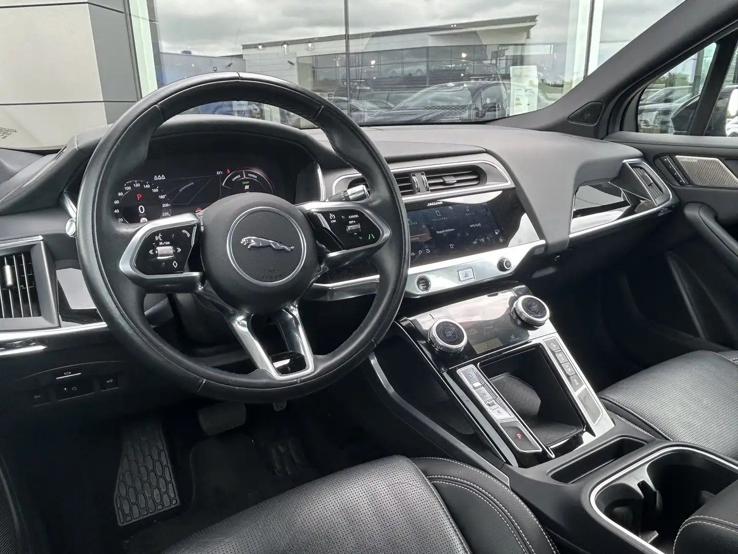 Jaguar I-Pace EV320 3-fase 320pk AWD SE | 3-fase | Panoramadak | Zwart - 2