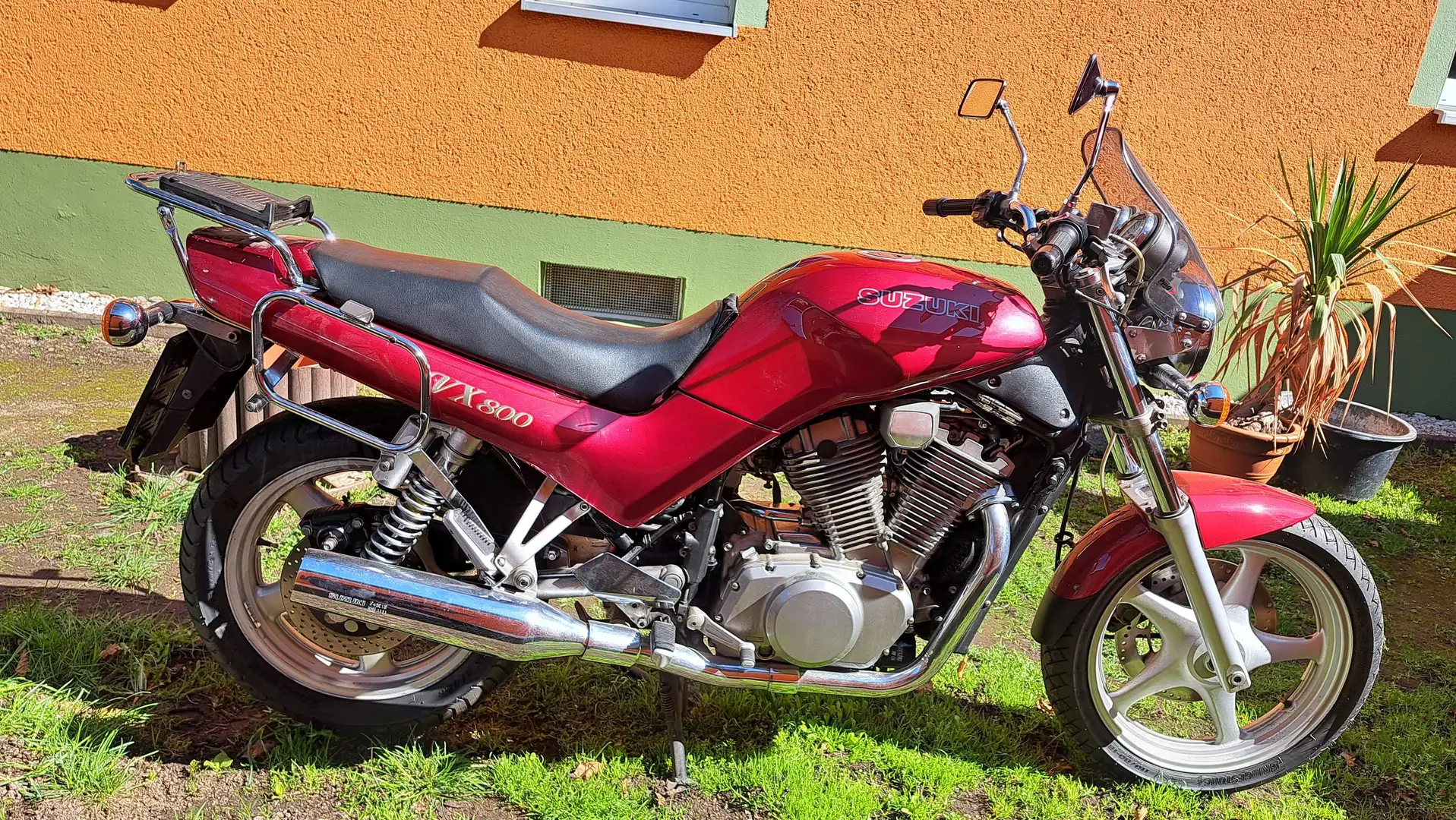 Suzuki VX 800 VS 51 B mit Koffer und Case-Top Rot - 1