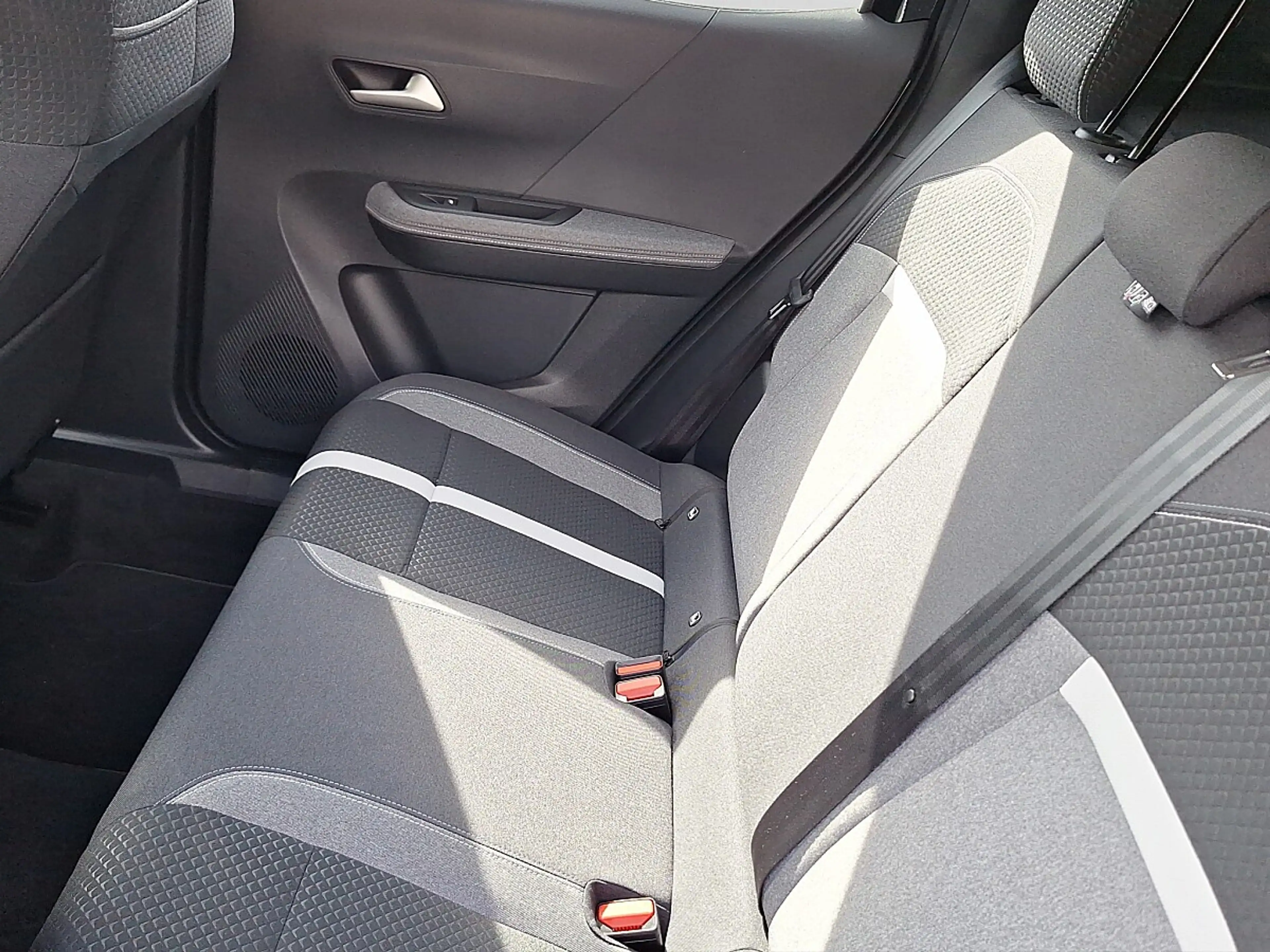 Opel Frontera 1.2 DI MHEV GS Aut. — photo 12