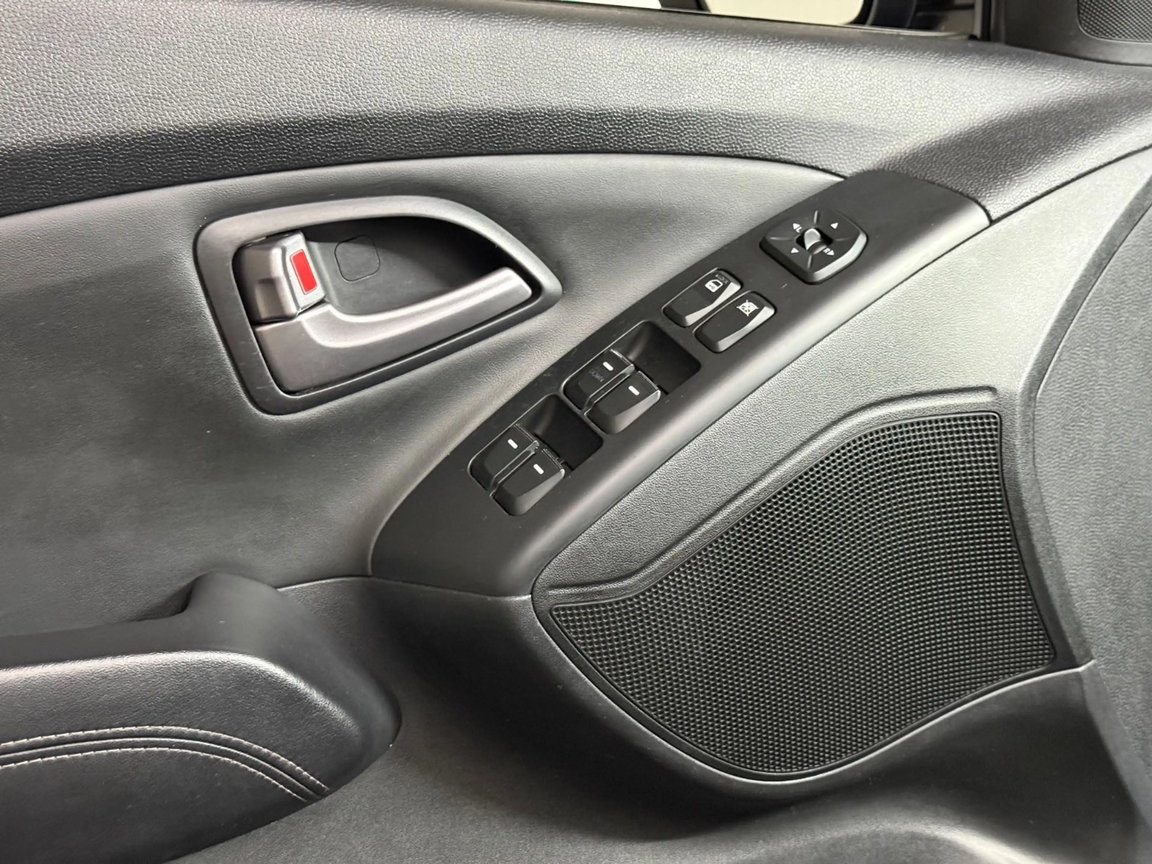Hyundai iX35 Hyundai ix35/DIESEL/KLIMA/XENON/USB/AUX — photo 15