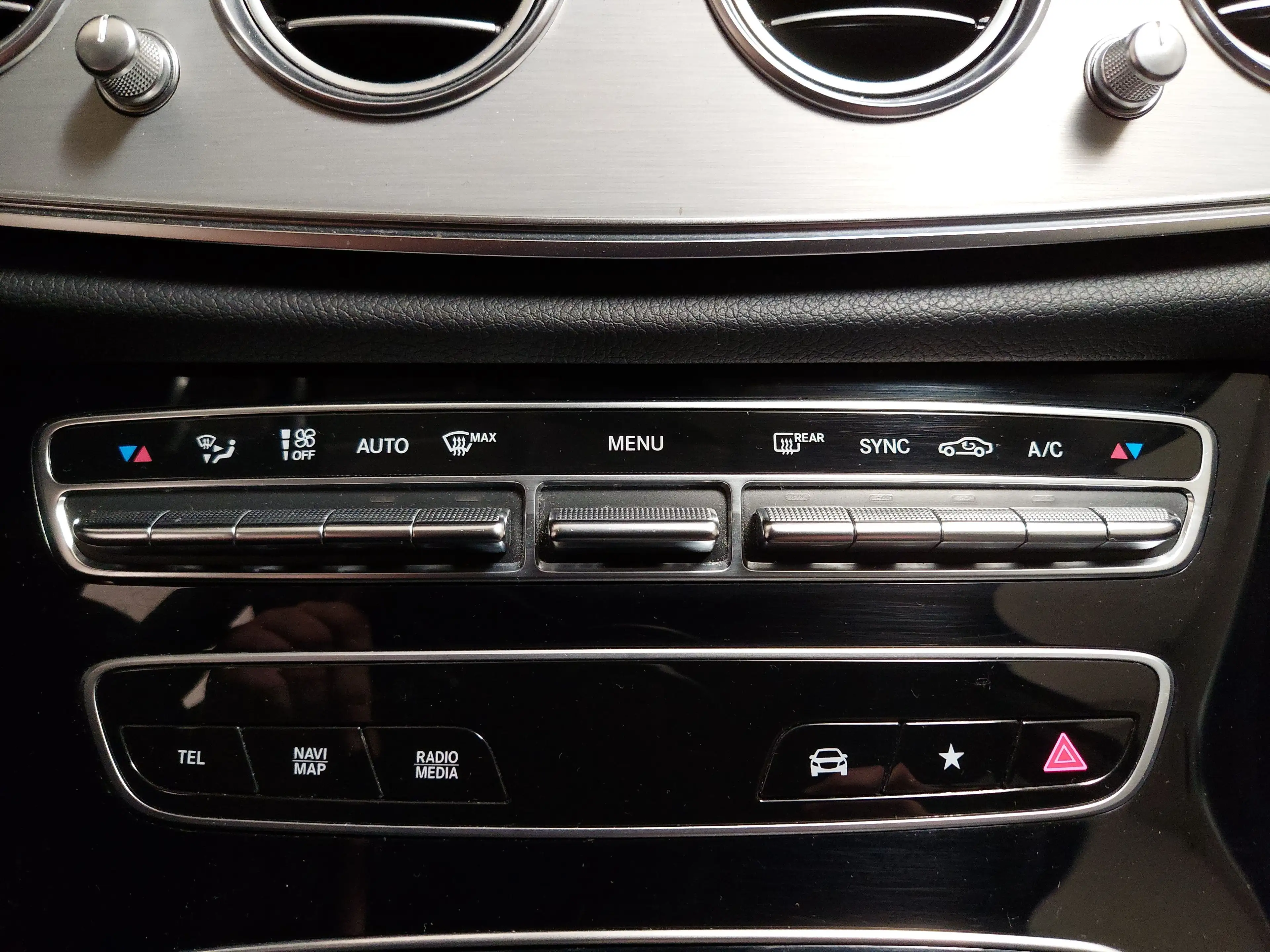 Mercedes-Benz E 300 E 300 KLIMAAUT RADIO TEMPO MFL SHZ VC KAMERA ACC NAVI LED RFK — photo 15