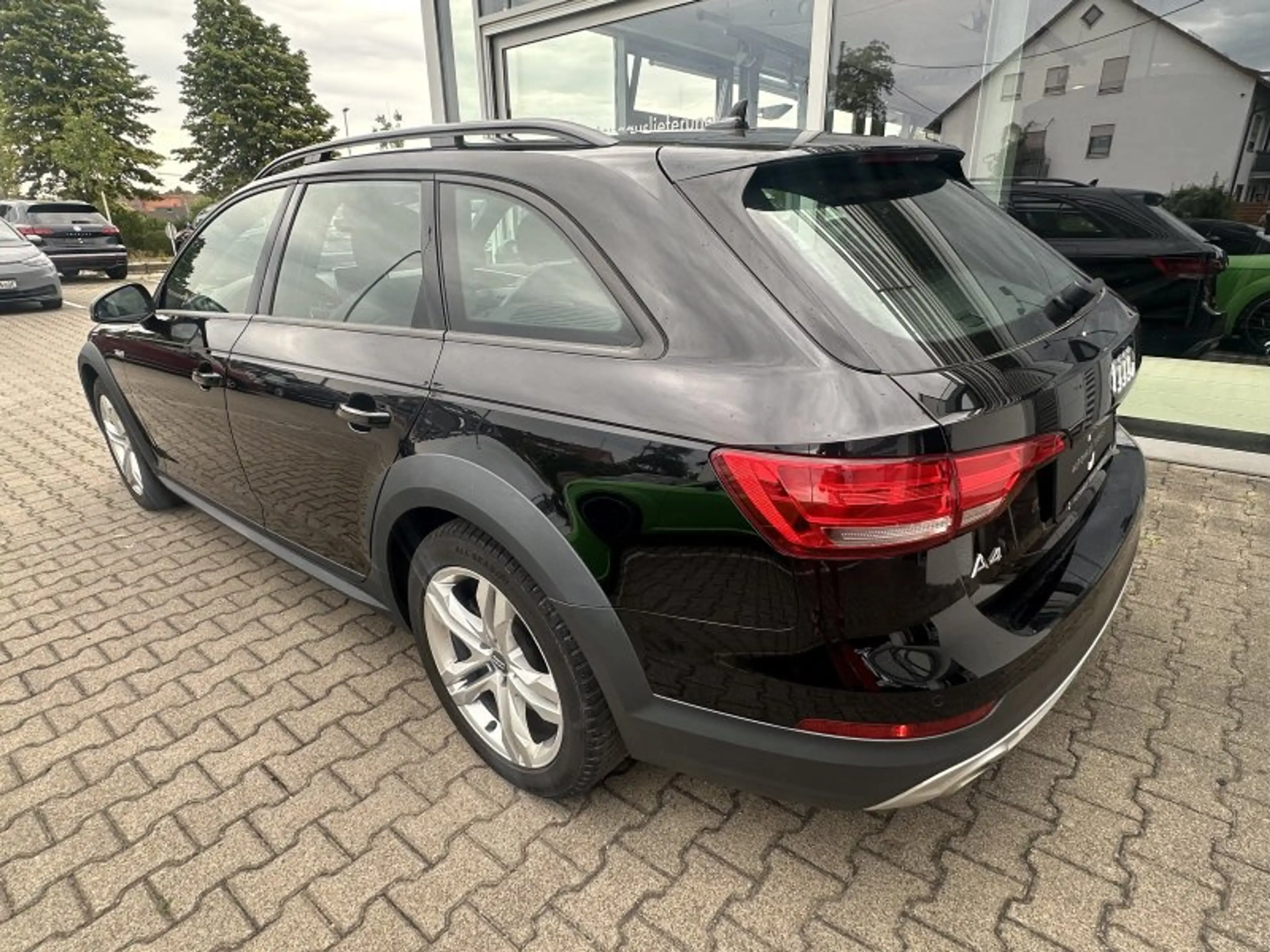 Audi A4 allroad 45 TFSI quattro S-Tr. Leder/Alc. Navi Kamera Xenon — photo 4