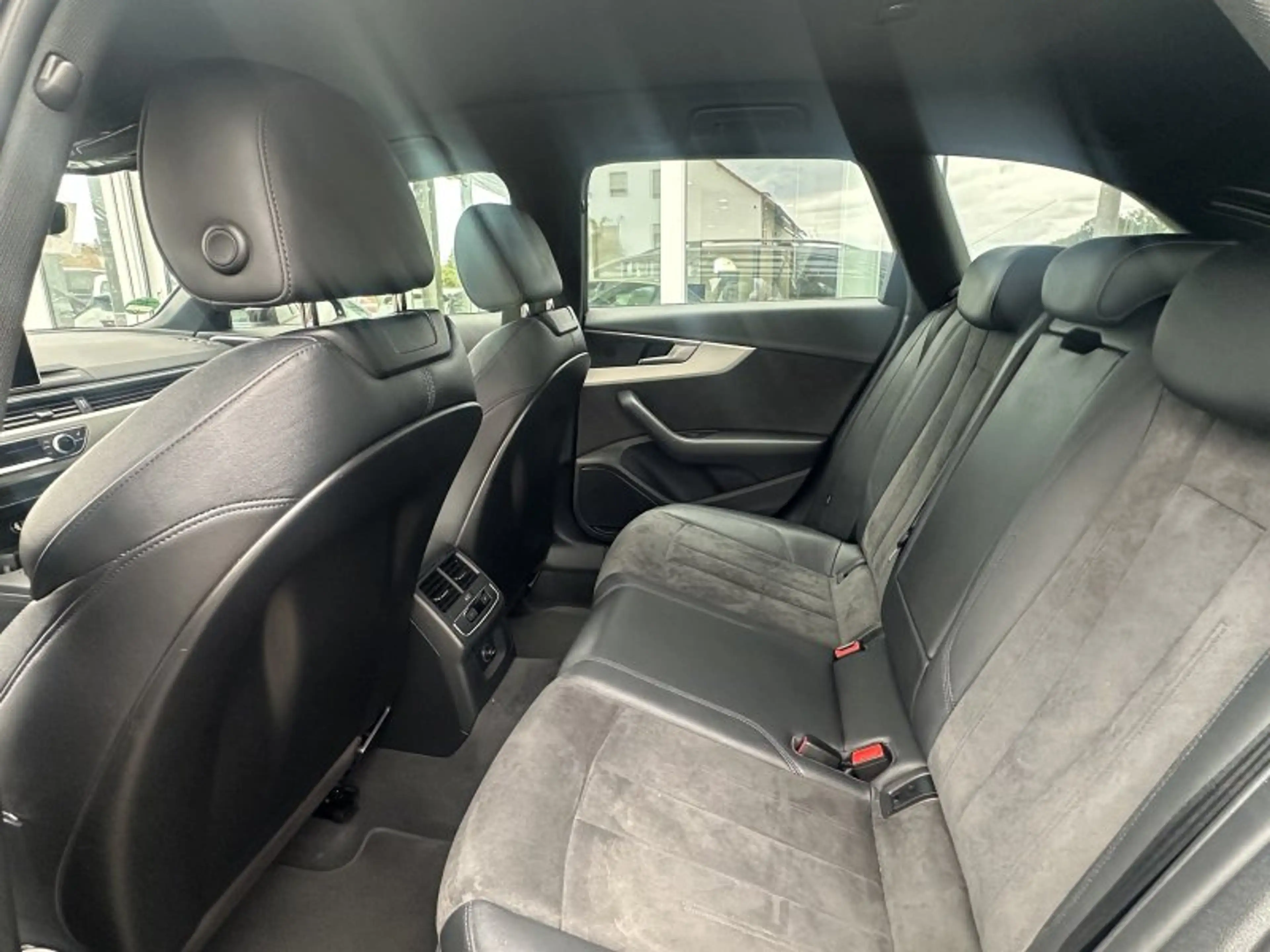 Audi A4 allroad 45 TFSI quattro S-Tr. Leder/Alc. Navi Kamera Xenon — photo 12