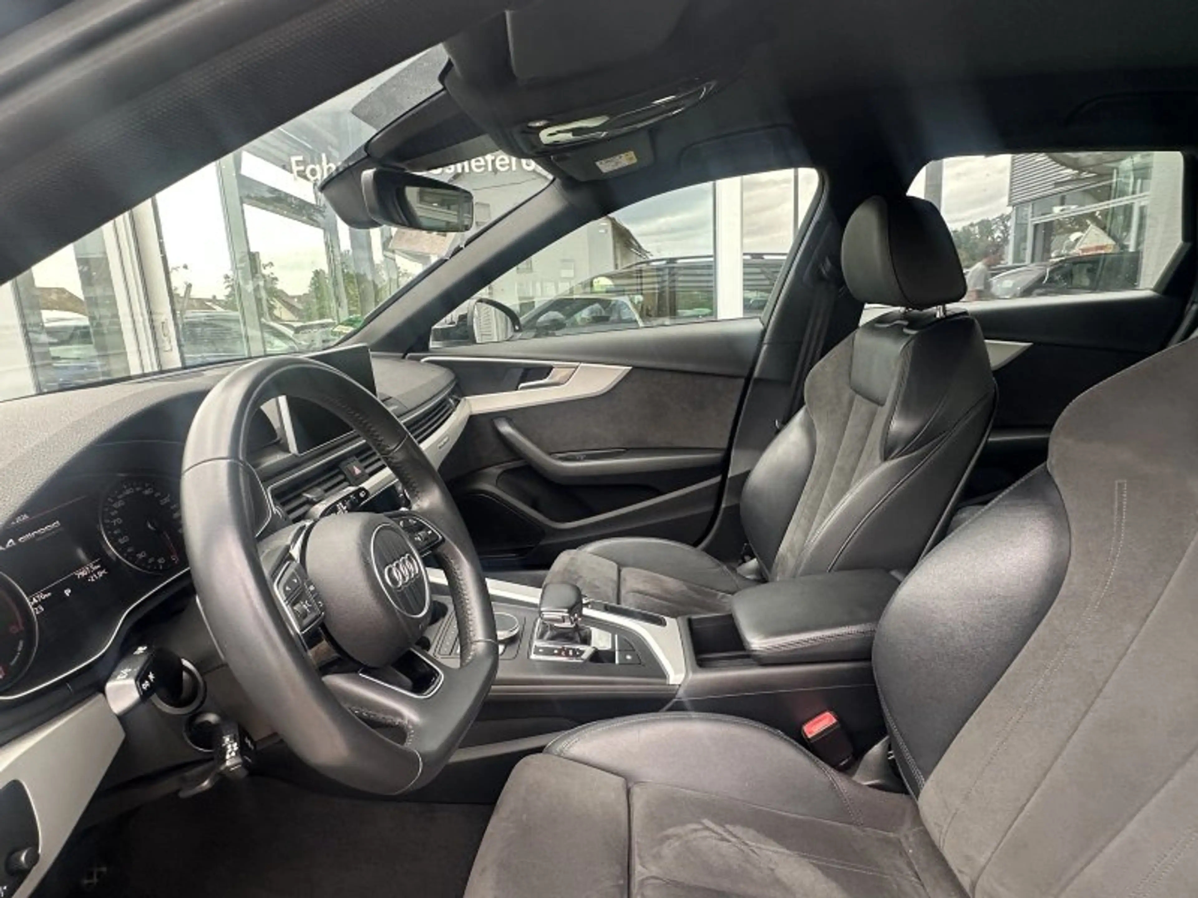 Audi A4 allroad 45 TFSI quattro S-Tr. Leder/Alc. Navi Kamera Xenon — photo 10