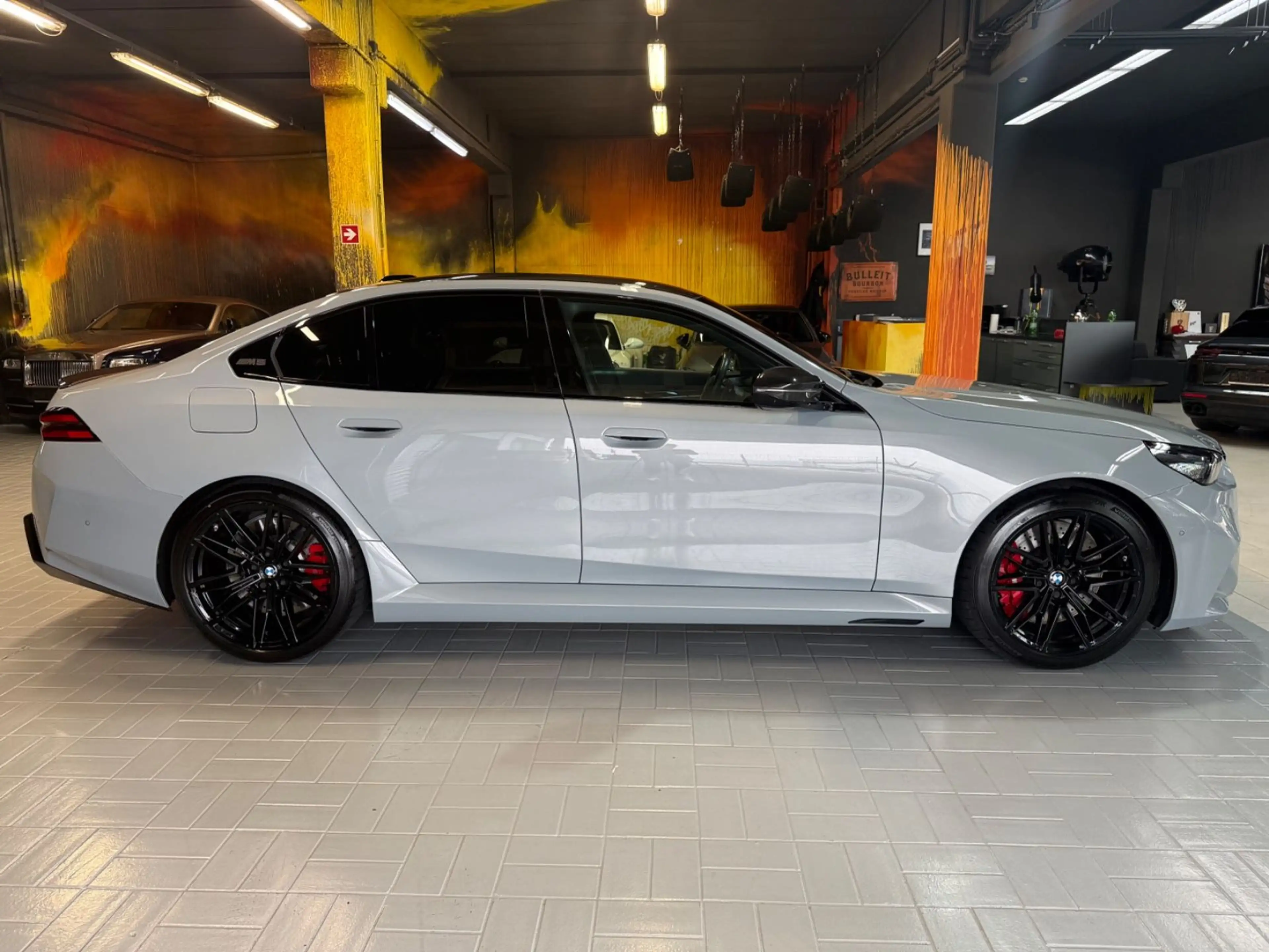 BMW M5 Limousine LED~PANO~B&W~HUD~CARBON~BELÜFTUNG~ — photo 8
