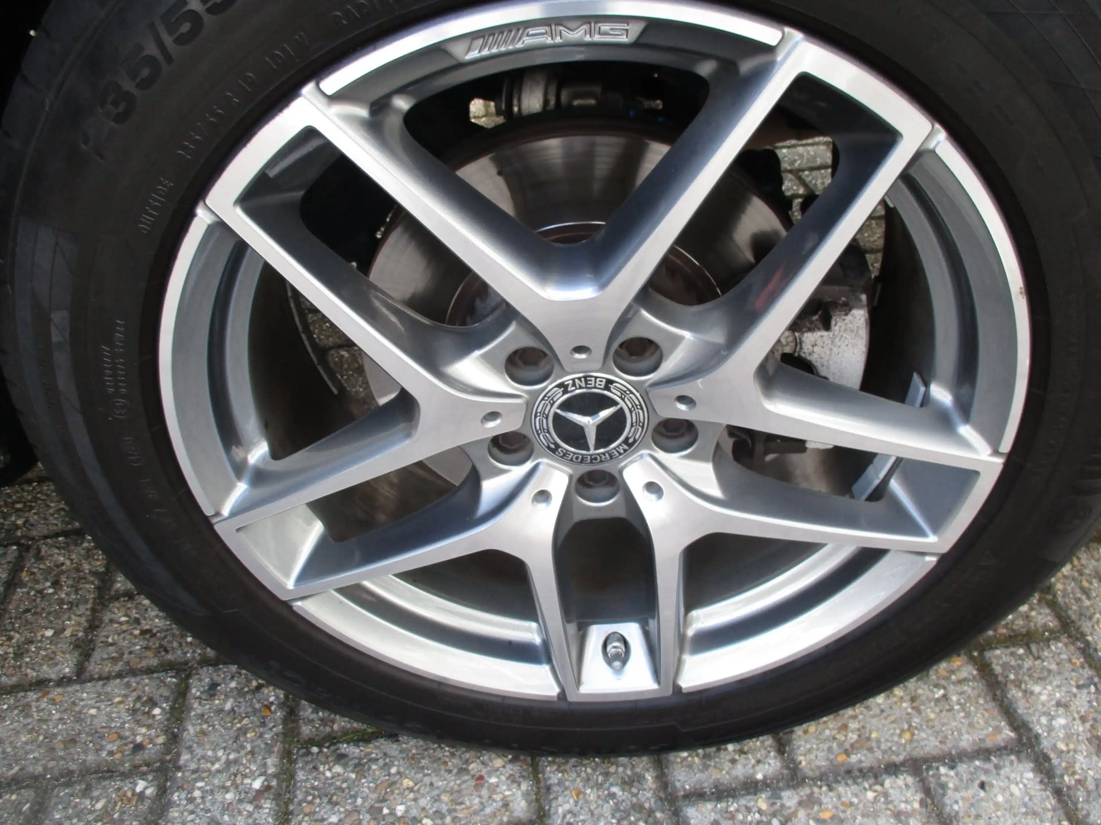 Mercedes-Benz GLC 250 211pk 4MATIC 9G-TRONIC AMG Line — photo 4