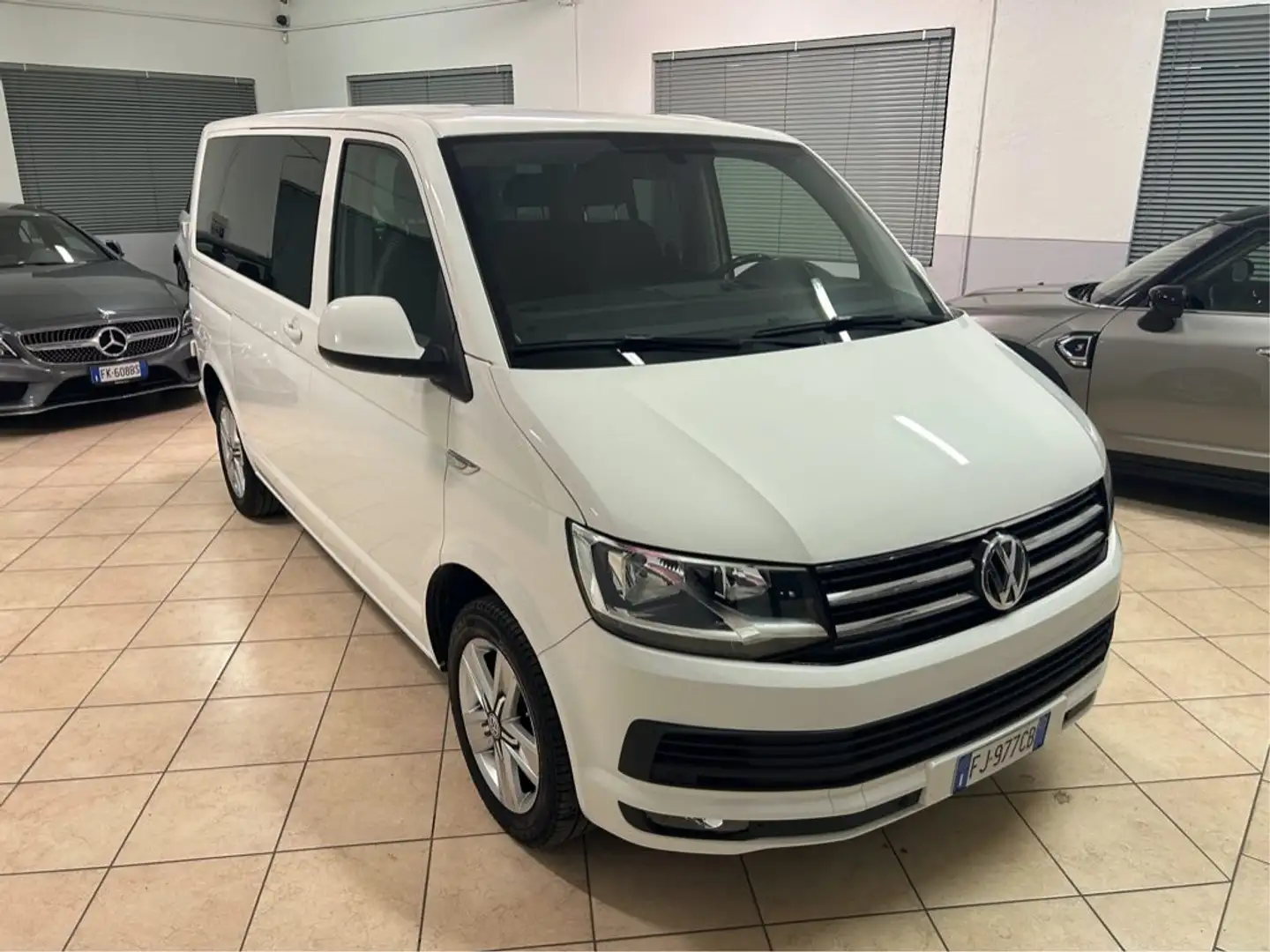 Volkswagen T6 Multivan 2.0 TDI 150CV PC Comfortline Blanc - 2