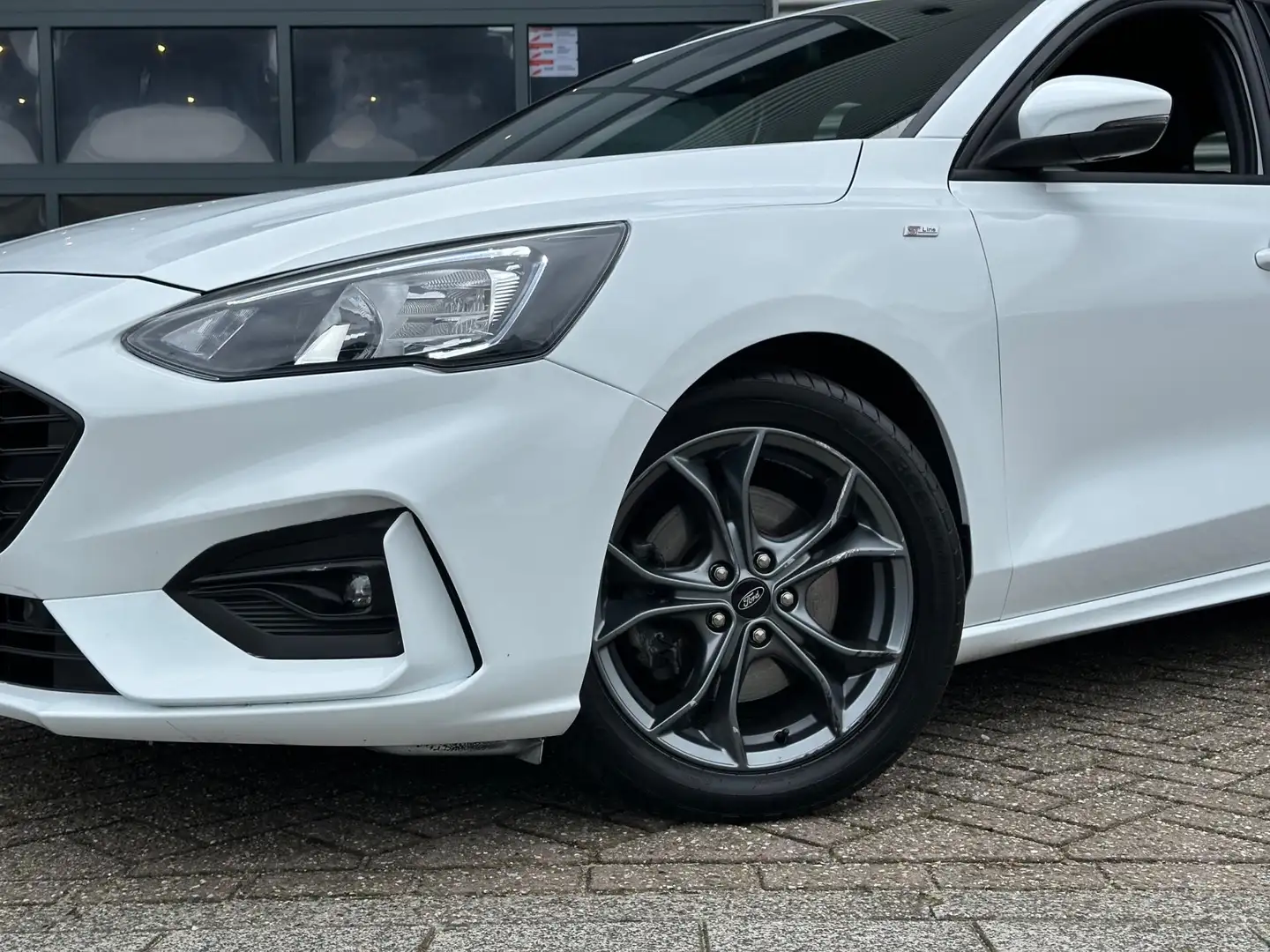 Ford Focus Wagon 1.0 EcoBoost ST Line Business | CRUISECR | N Weiß - 2