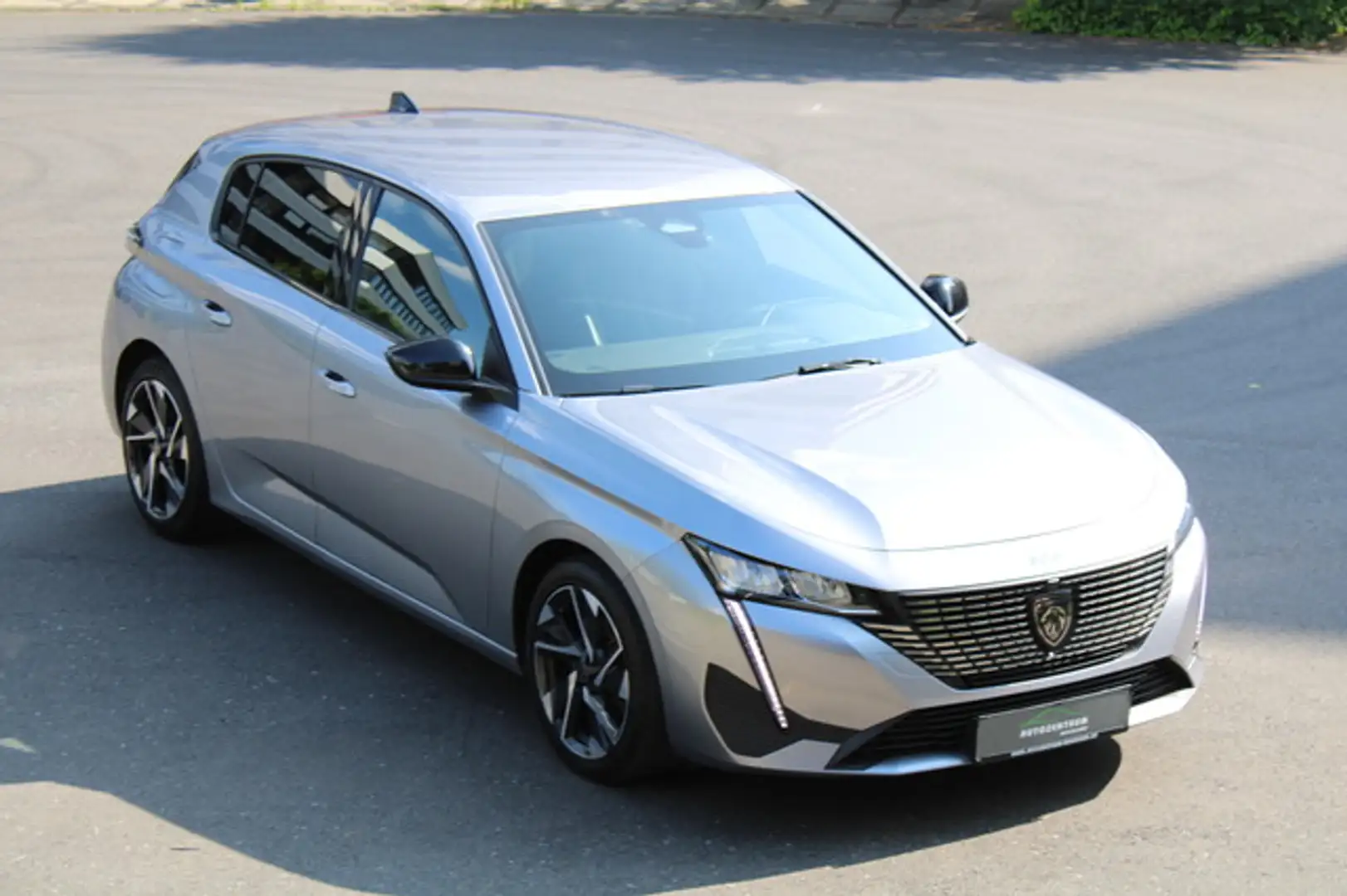 Peugeot 308 1.2 e-THP Aut. Allure Pack Kamera/LED/Assist Gris - 1