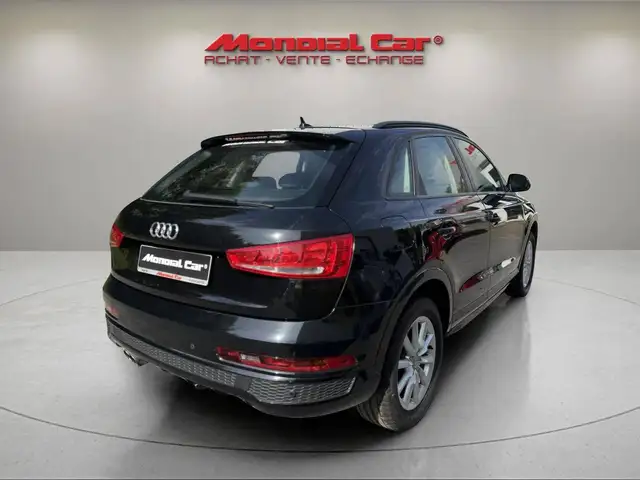 Audi Q3 view 8