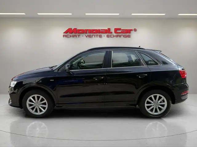 Audi Q3 view 5