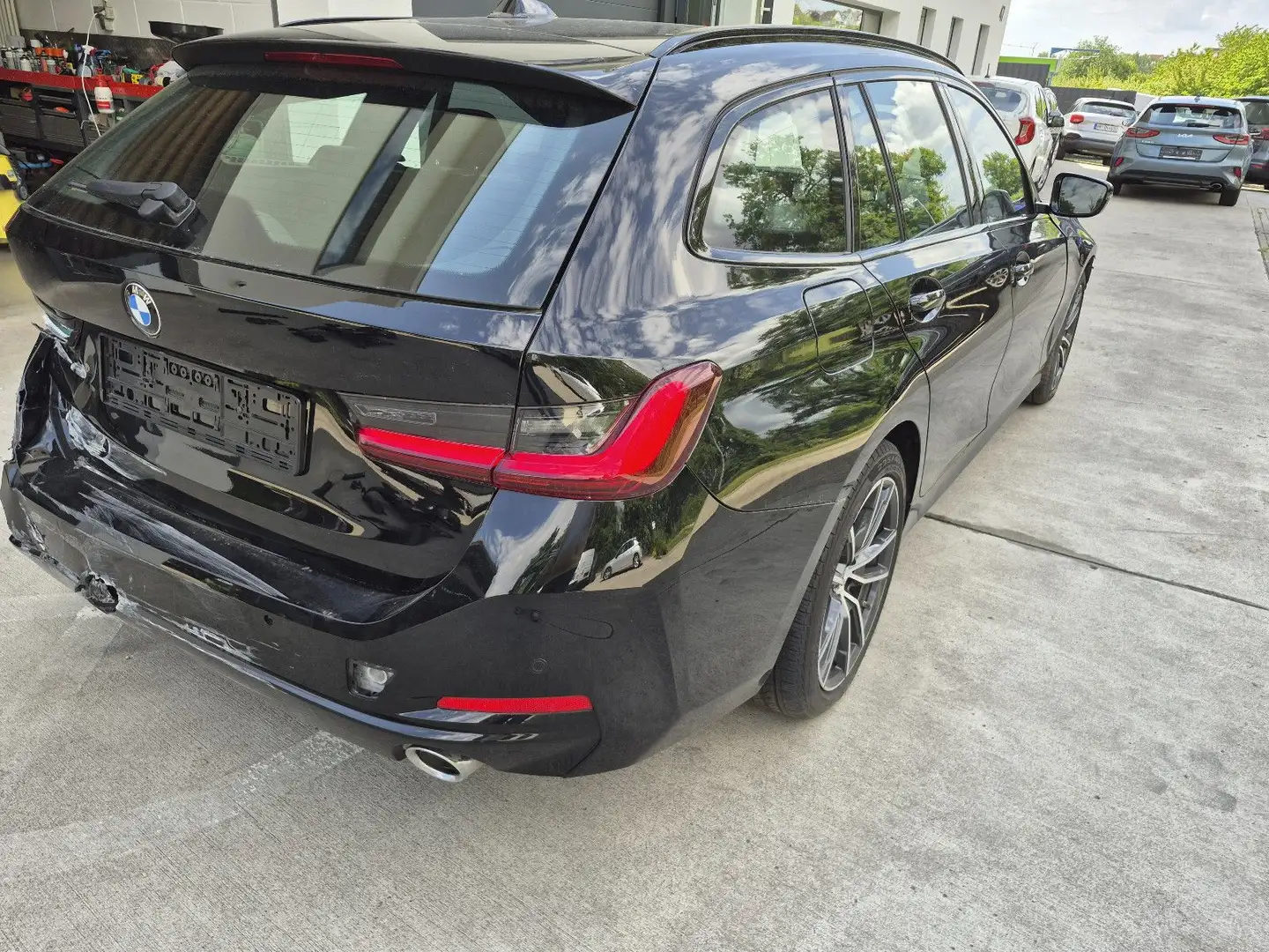 BMW 318 Baureihe 3 Touring 318 d Neues Modell Schwarz - 1