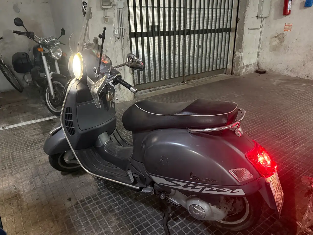 Vespa GTS Super Sport