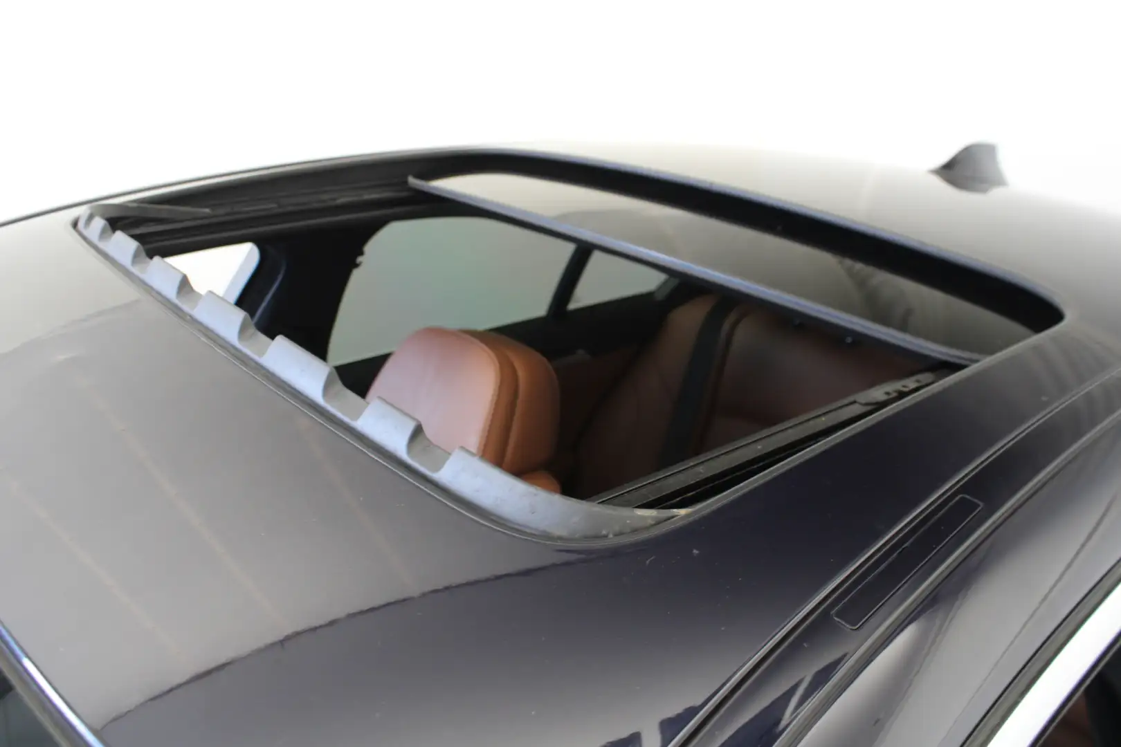 BMW 520 5-serie 520d Individual Edition |Pano|Camera| Zwart - 2