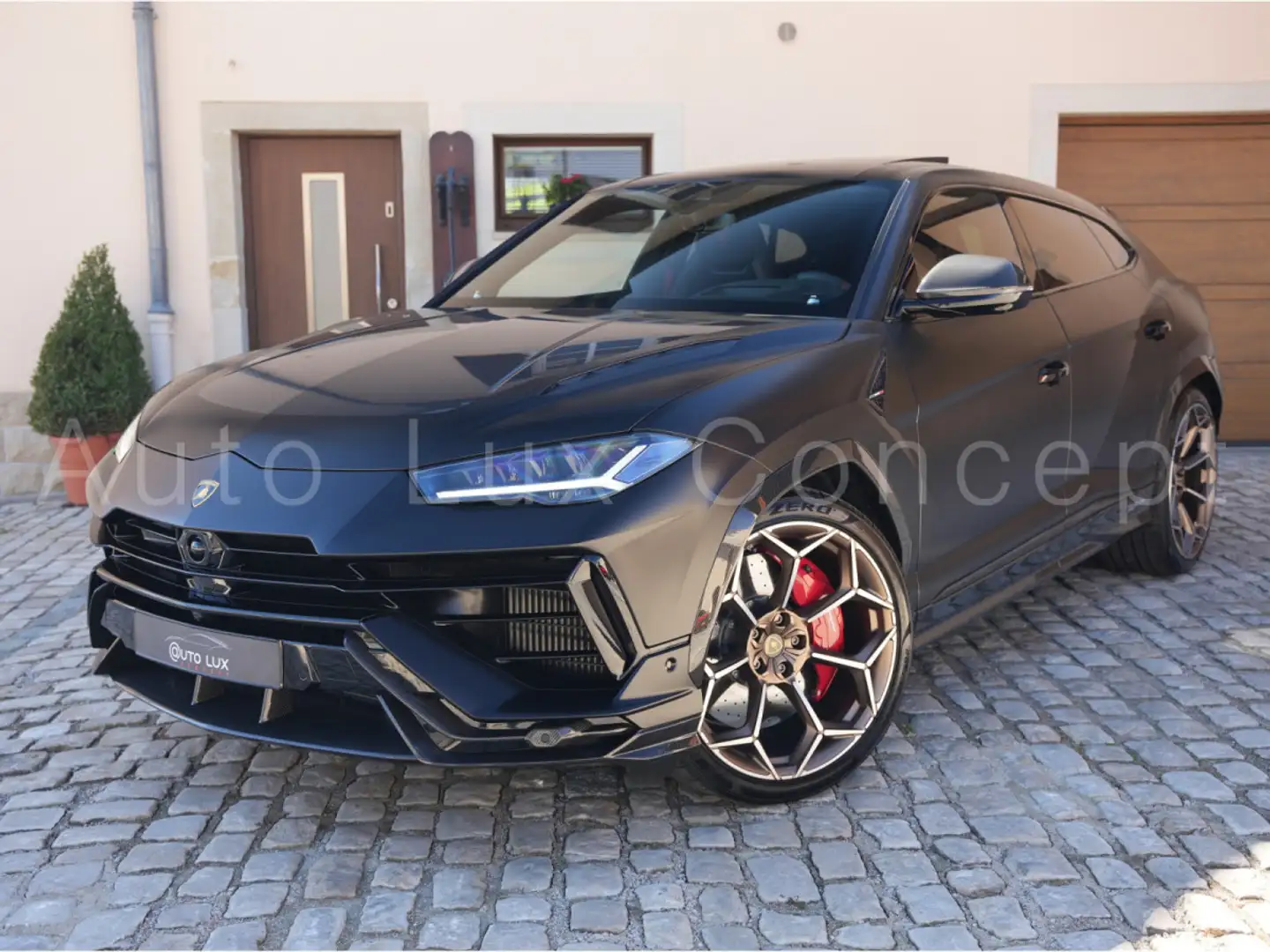 lamborghini urus