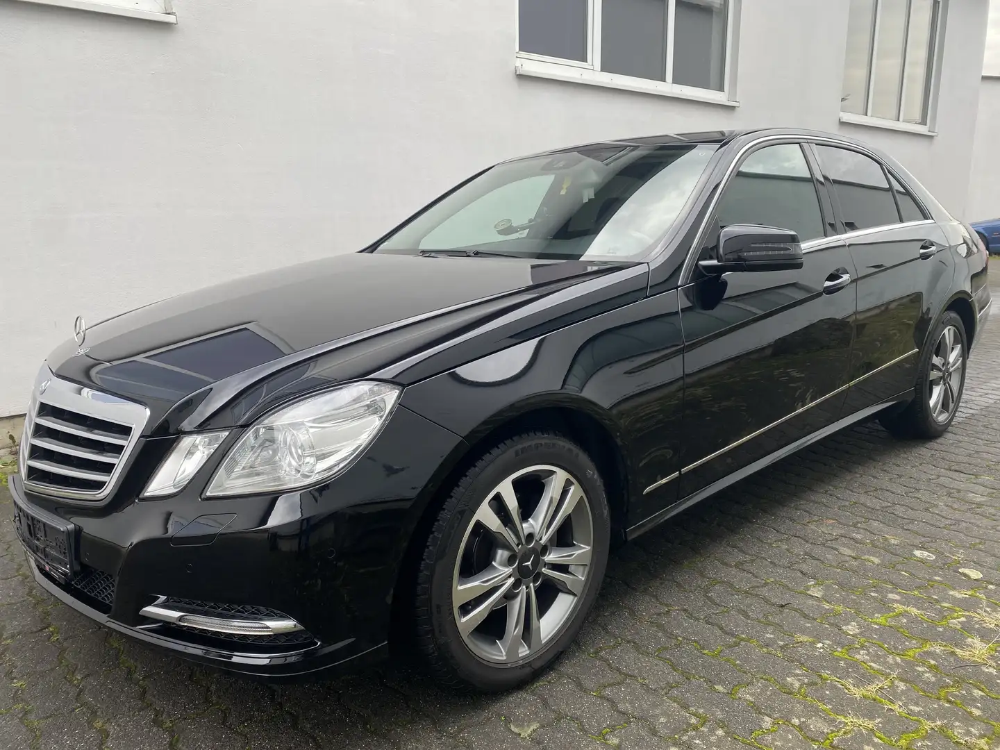 Mercedes-Benz E 200 E 200 CDI BlueEfficiency (212.005) Чёрный - 1