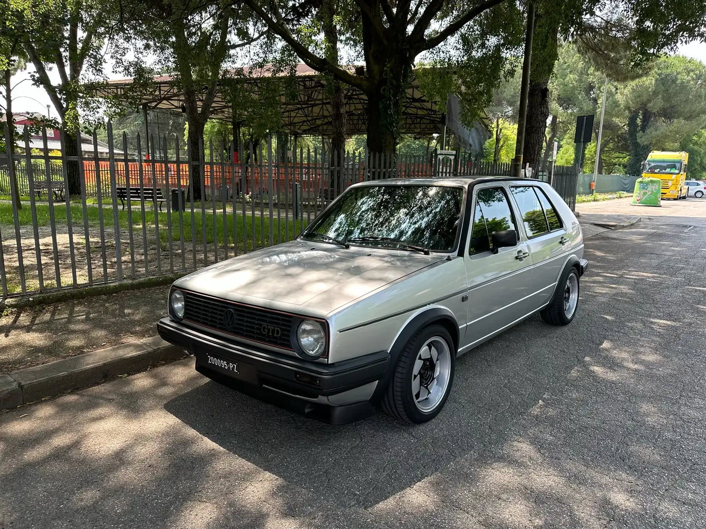 Volkswagen Golf GTD - 1