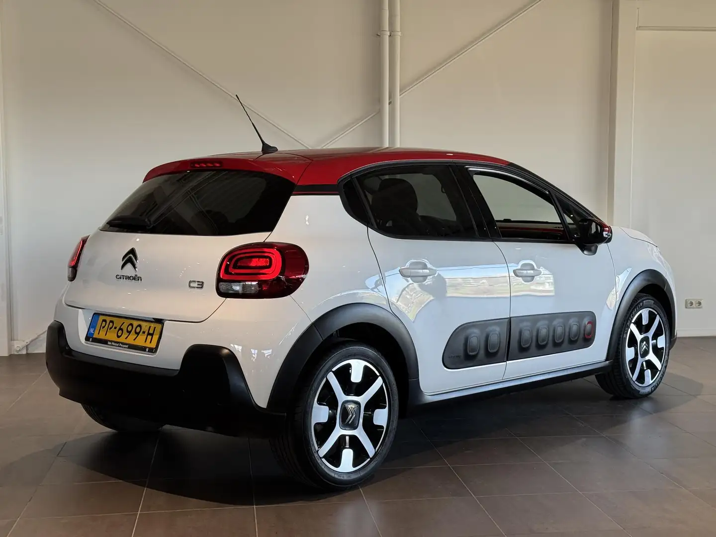 Citroen C3 110PK S&S Shine - AUTOMAAT - 1e EIGENAAR - NIEUWST Wit - 2
