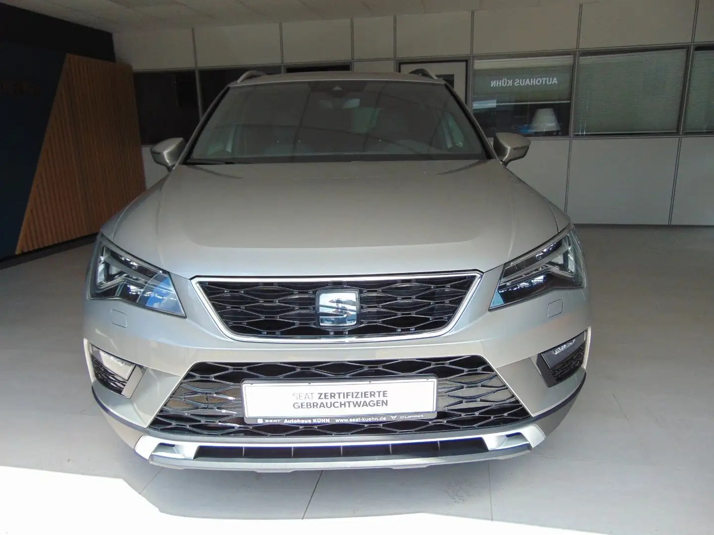 SEAT Ateca Ateca Xcellence 1.5 TSI DSG *Navi*SHZ*uvm Бежевий - 2