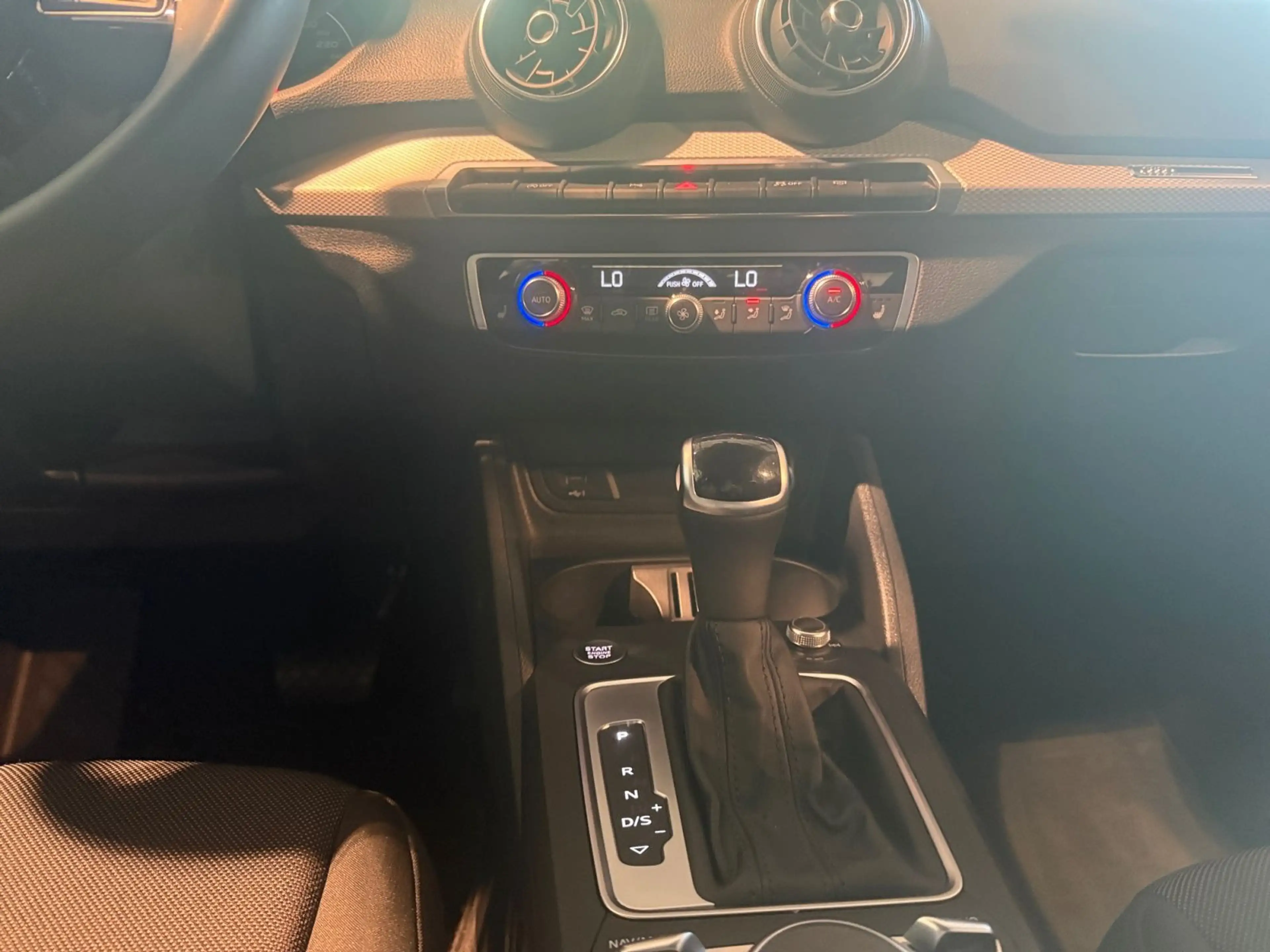 Audi Q2 35 TFSI S-tronic advanced *LED*Navi*Sitzheizu — photo 12
