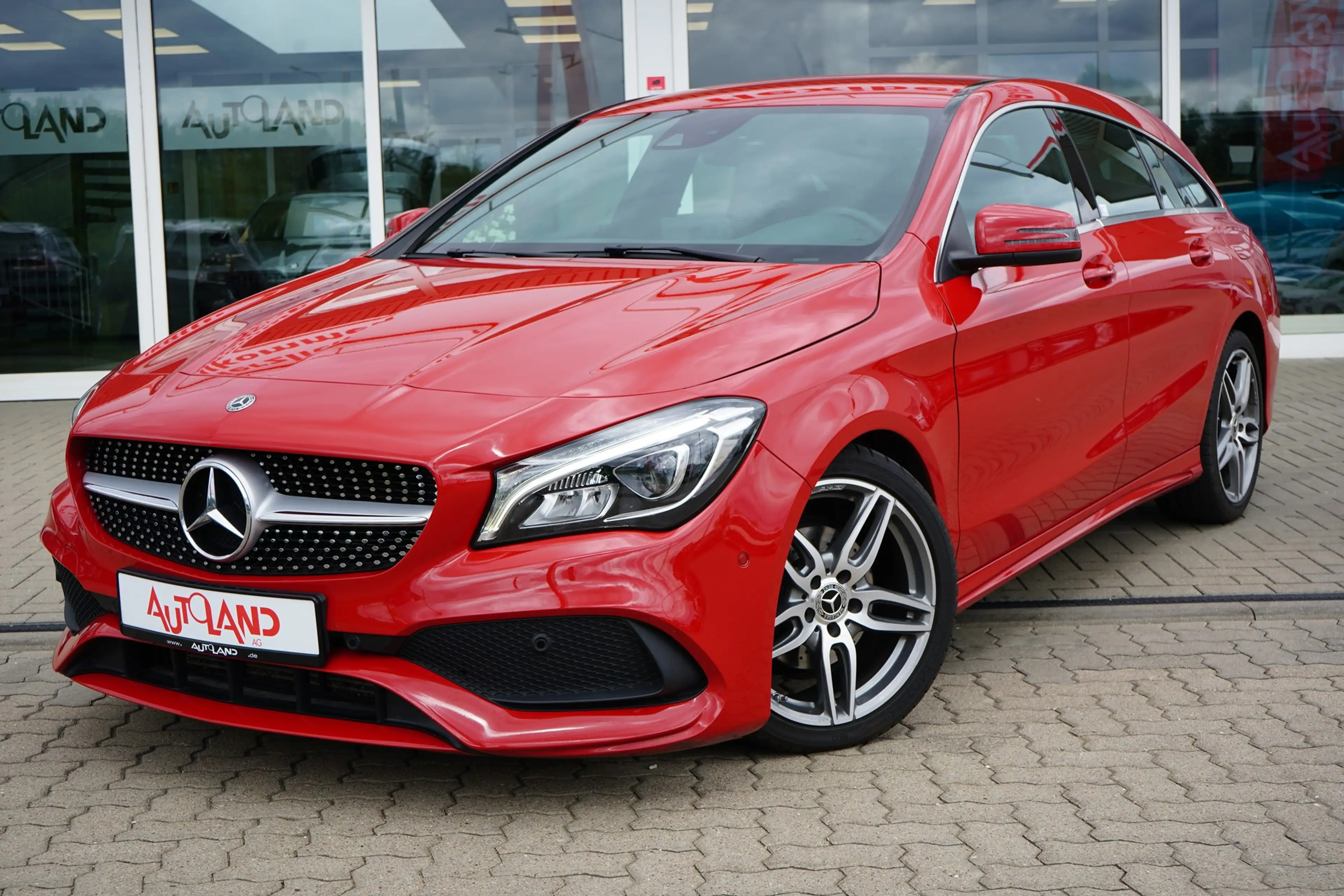 Mercedes-Benz CLA 200 AMG Line LED Klima Navi Sitzheizung PDC — photo 2