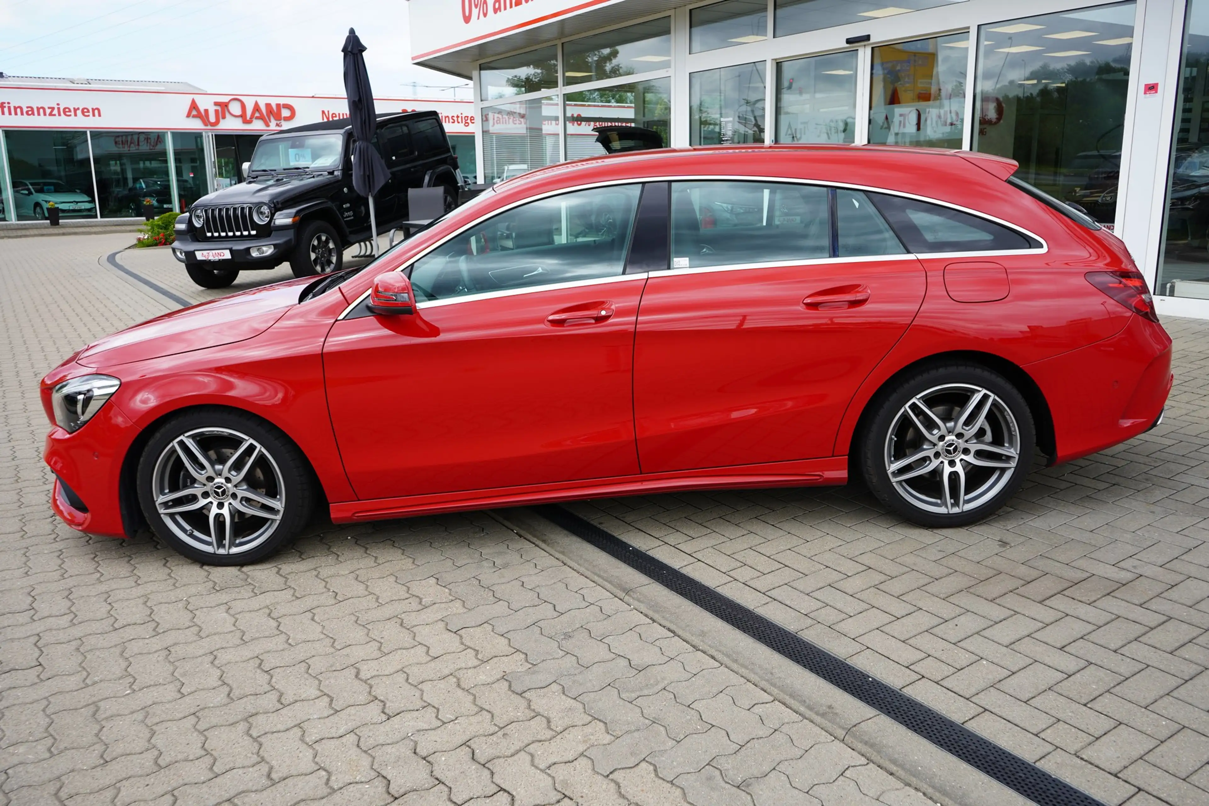 Mercedes-Benz CLA 200 AMG Line LED Klima Navi Sitzheizung PDC — photo 3